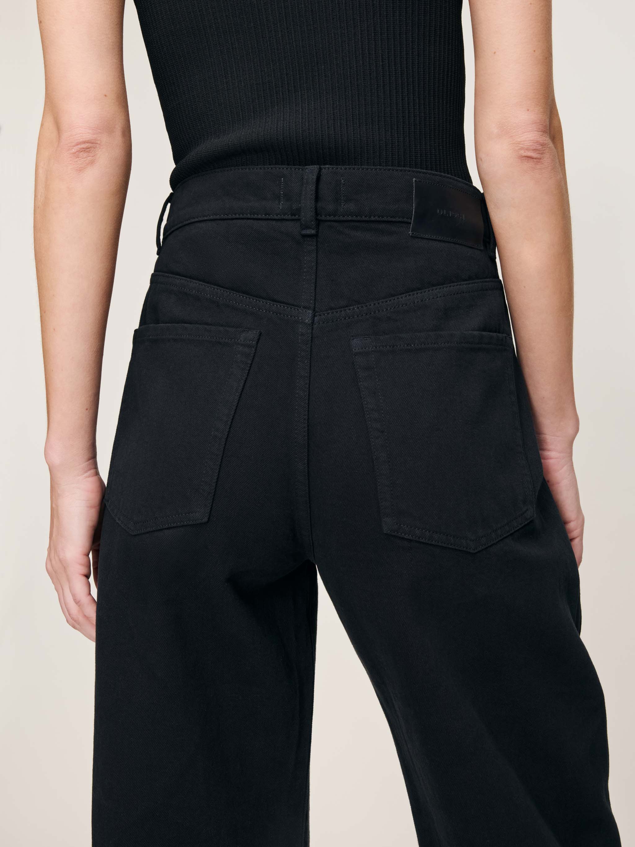 DL1961 Taylor Relaxed Barrel Ultra High Rise 31" Jeans