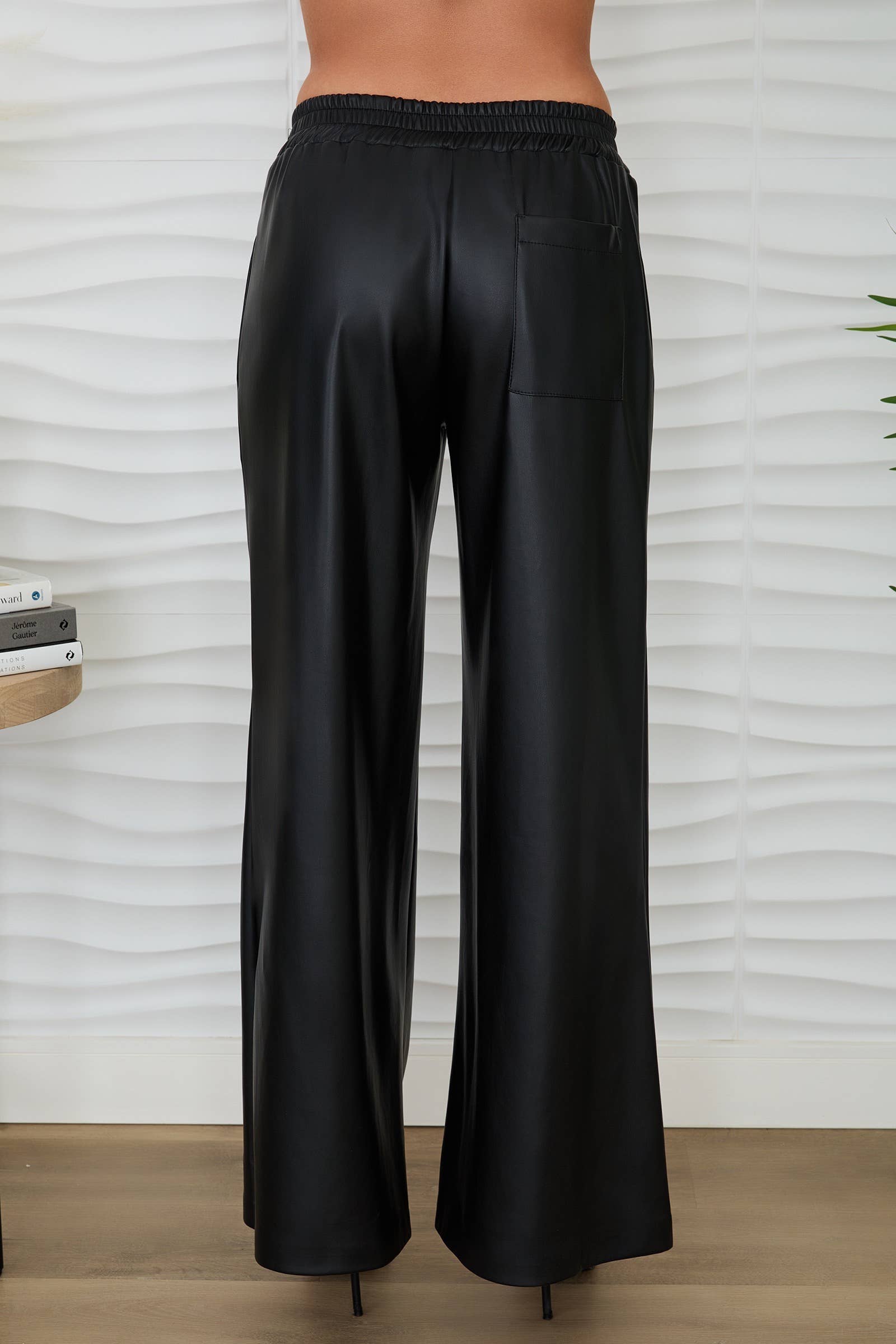Milio Milano Vegan Leather Elastic Waist Wide Leg Pant 77114