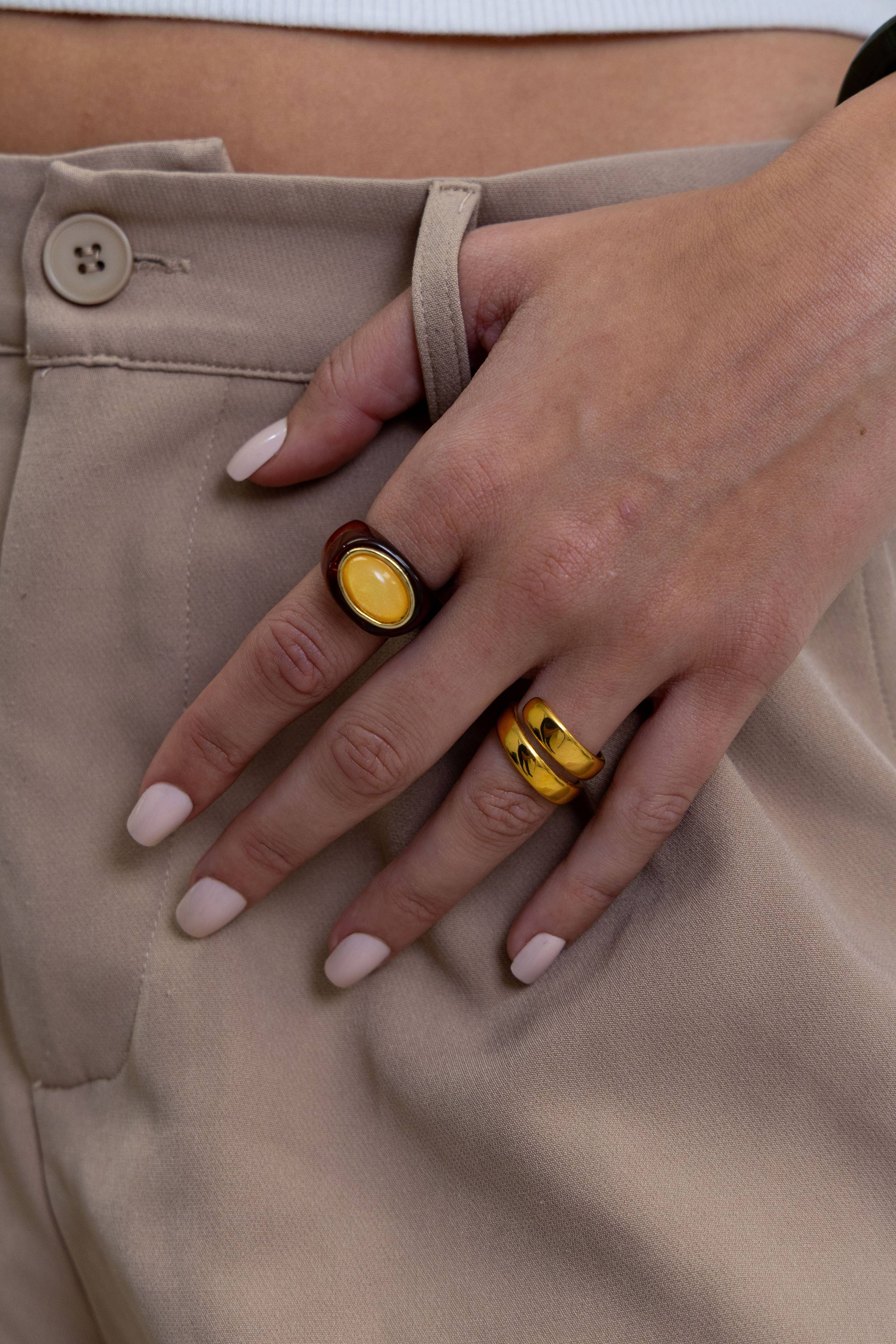 Sahira Katy Acrylic Ring in Brown