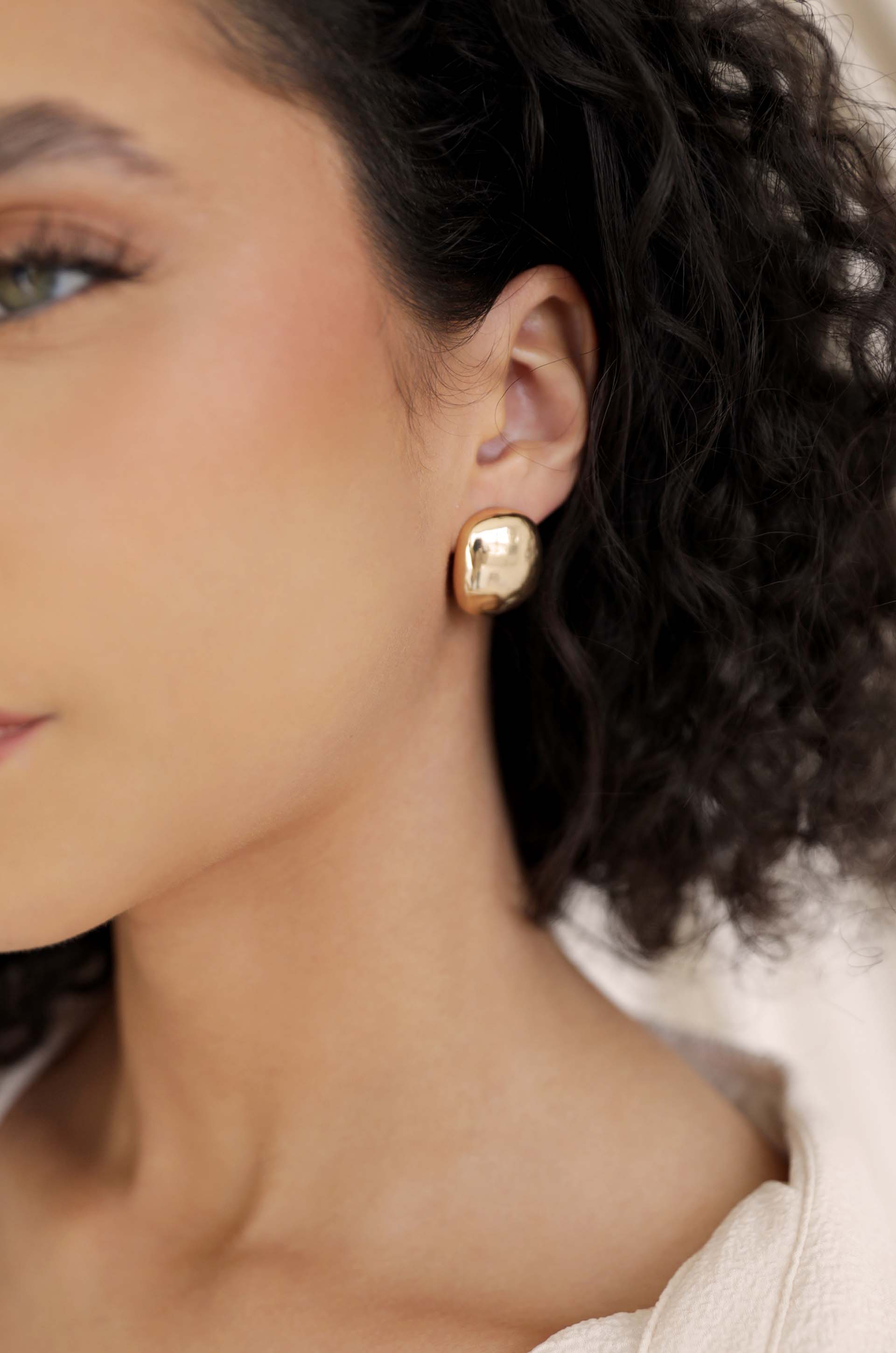 Ettika Minimal Curved Square Stud Earrings