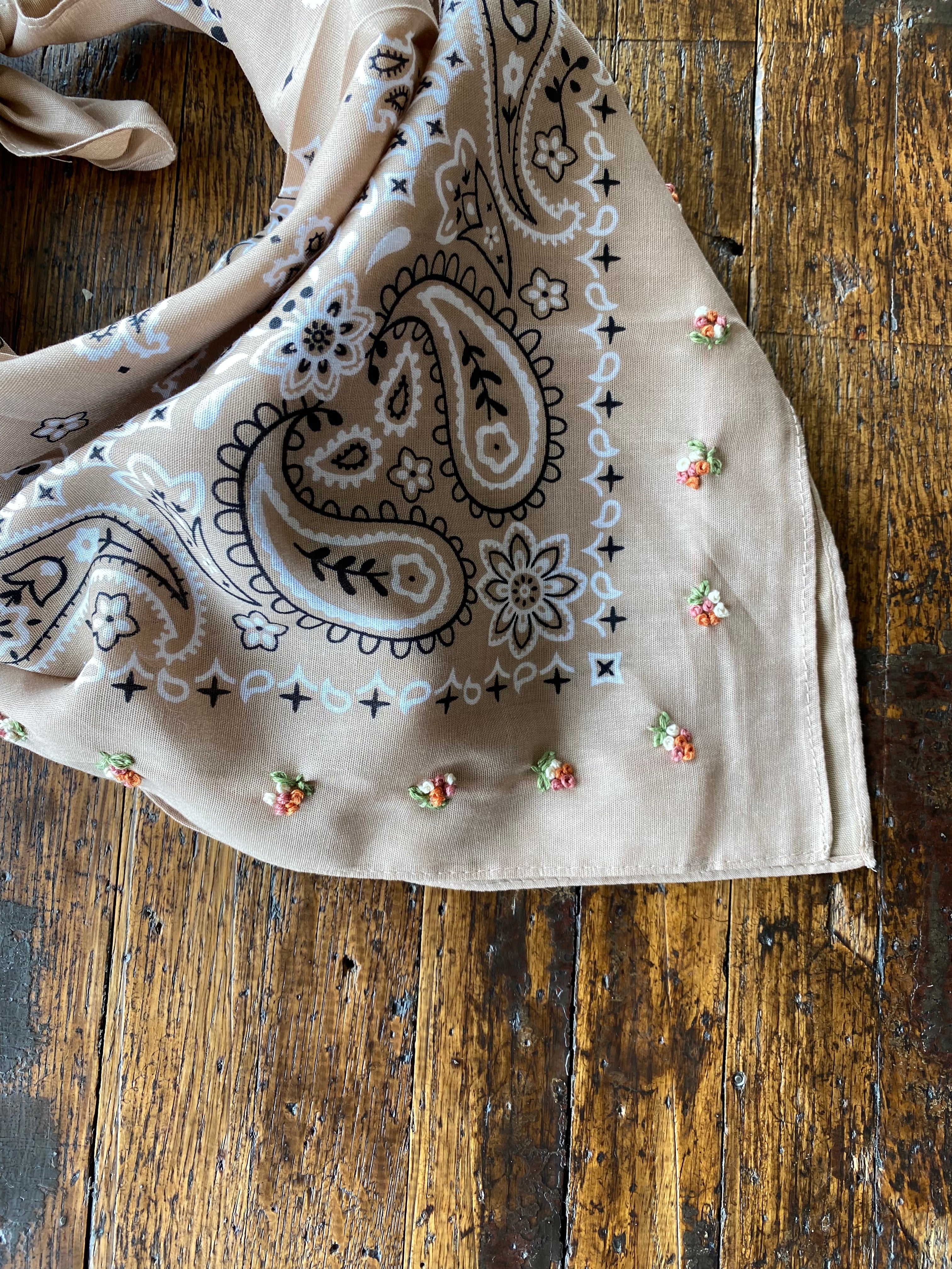 Little Lamb Mini Bouquet Bandana - tan