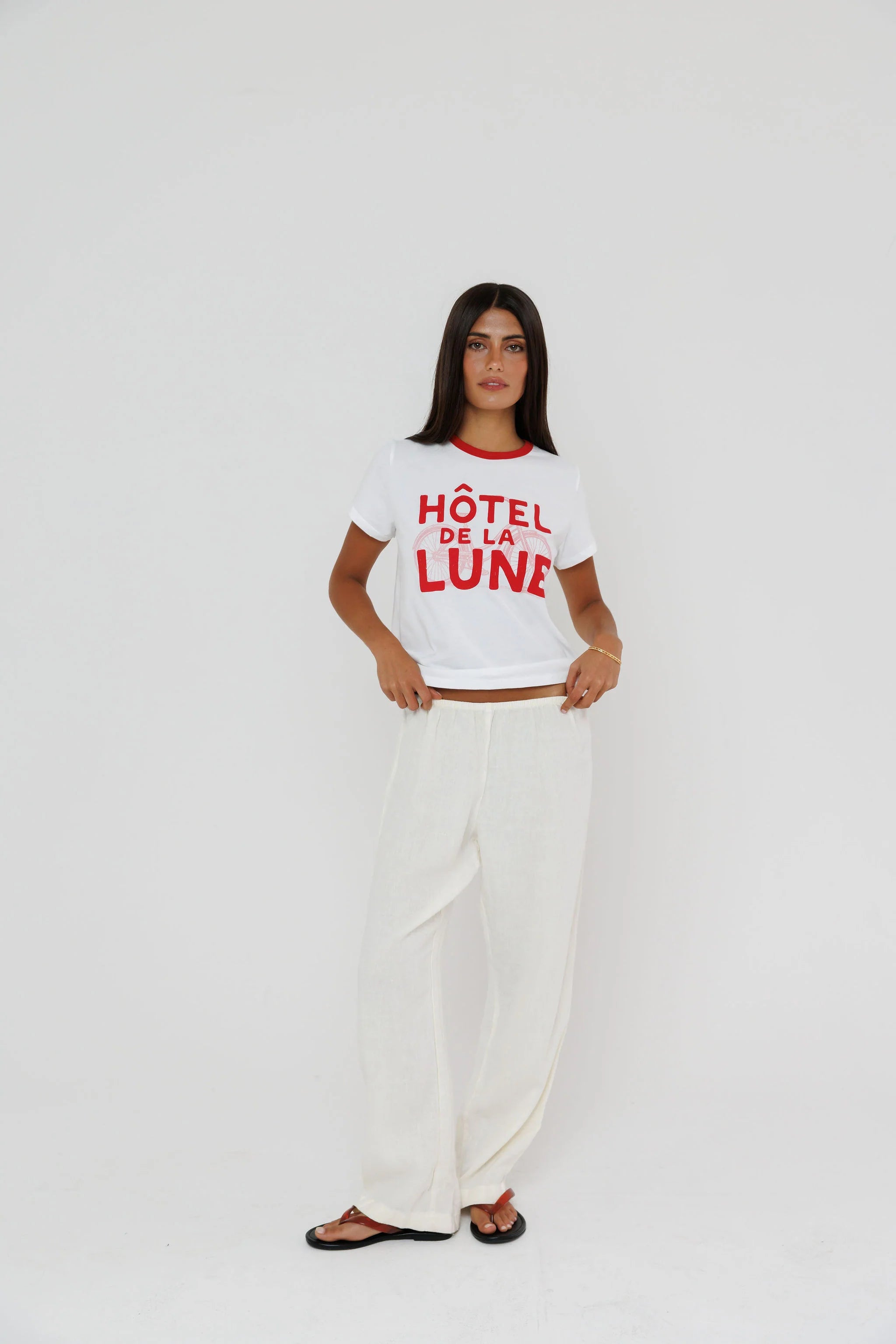 Sunny Somewhere Hotel De La Lune