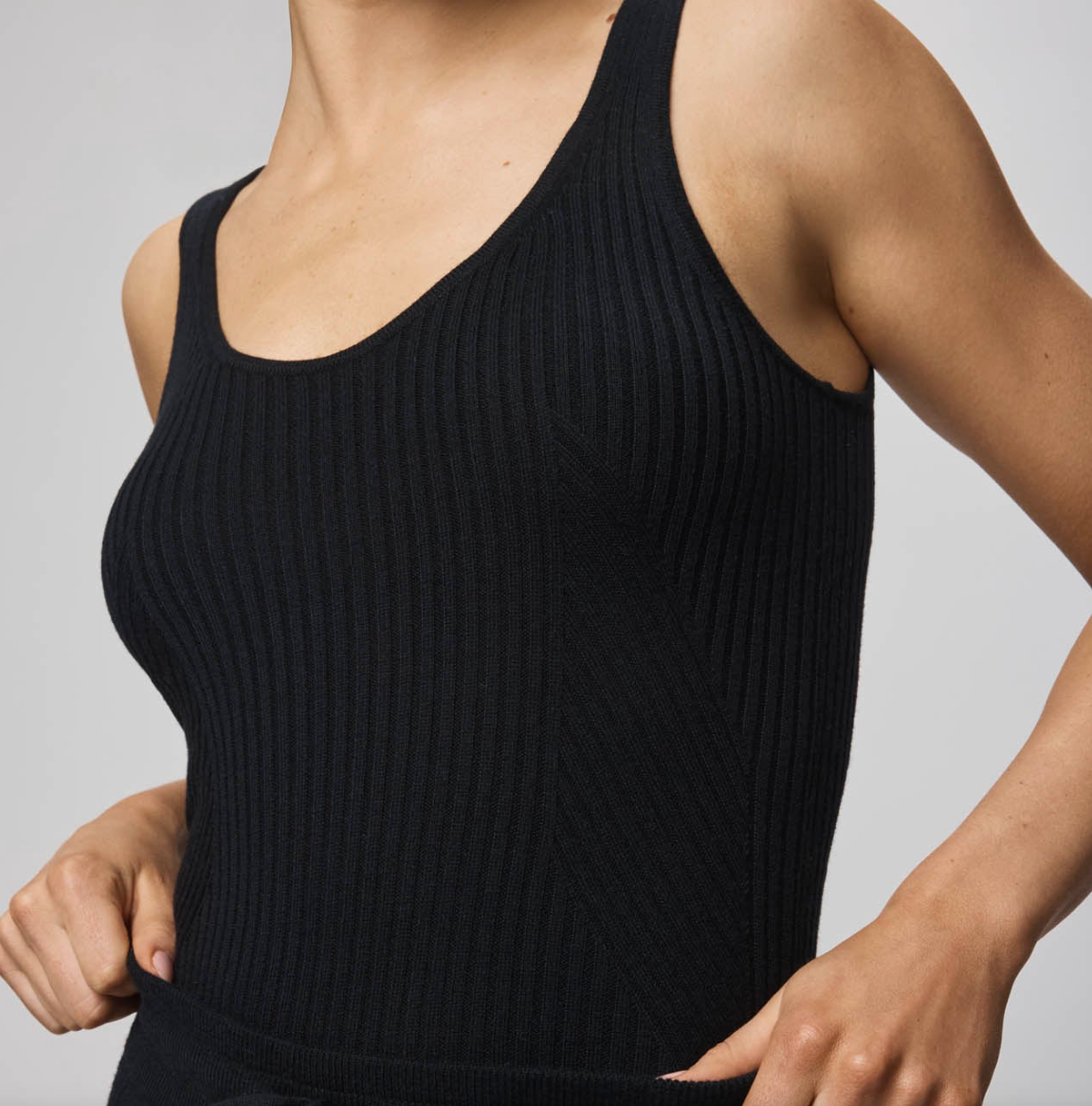 Splendid Georgie Cashblend Scoop Tank in Black RF5S810