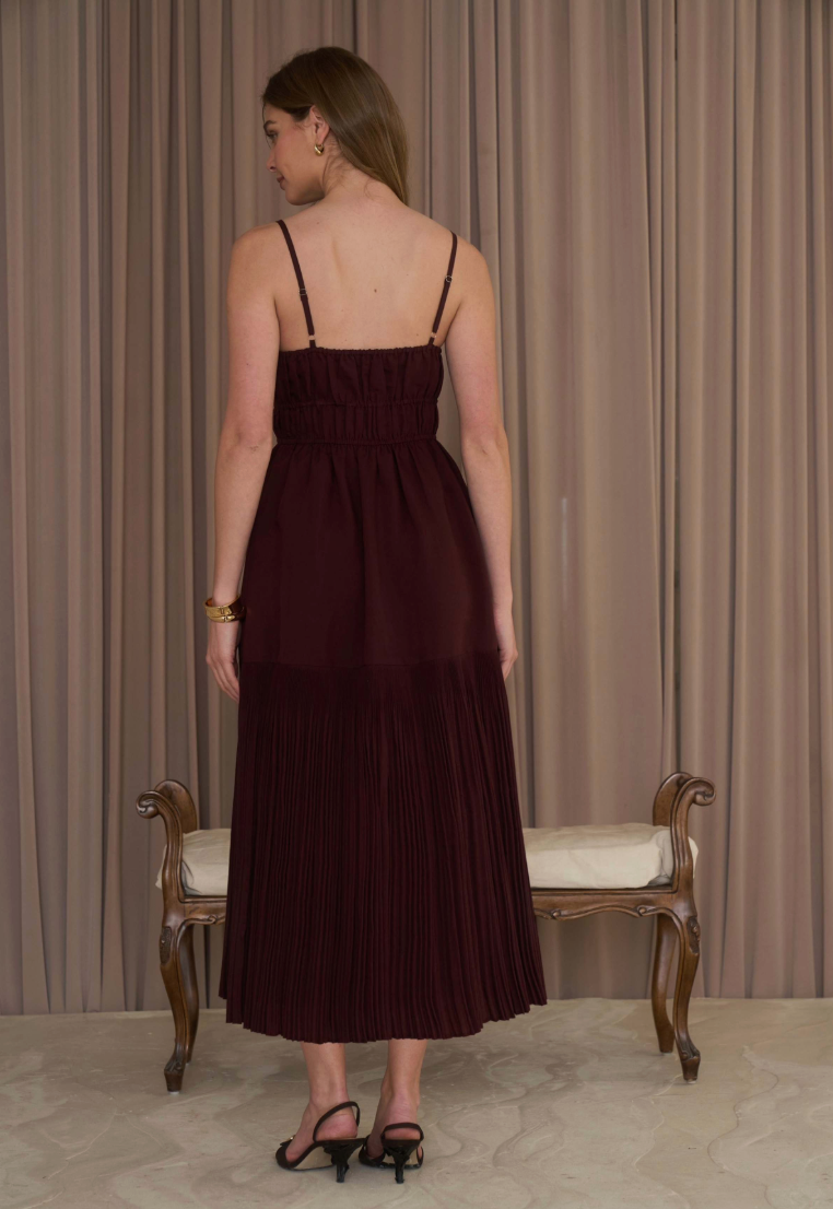 Moon River Pleated Sleeveless Midi Dress MR9916