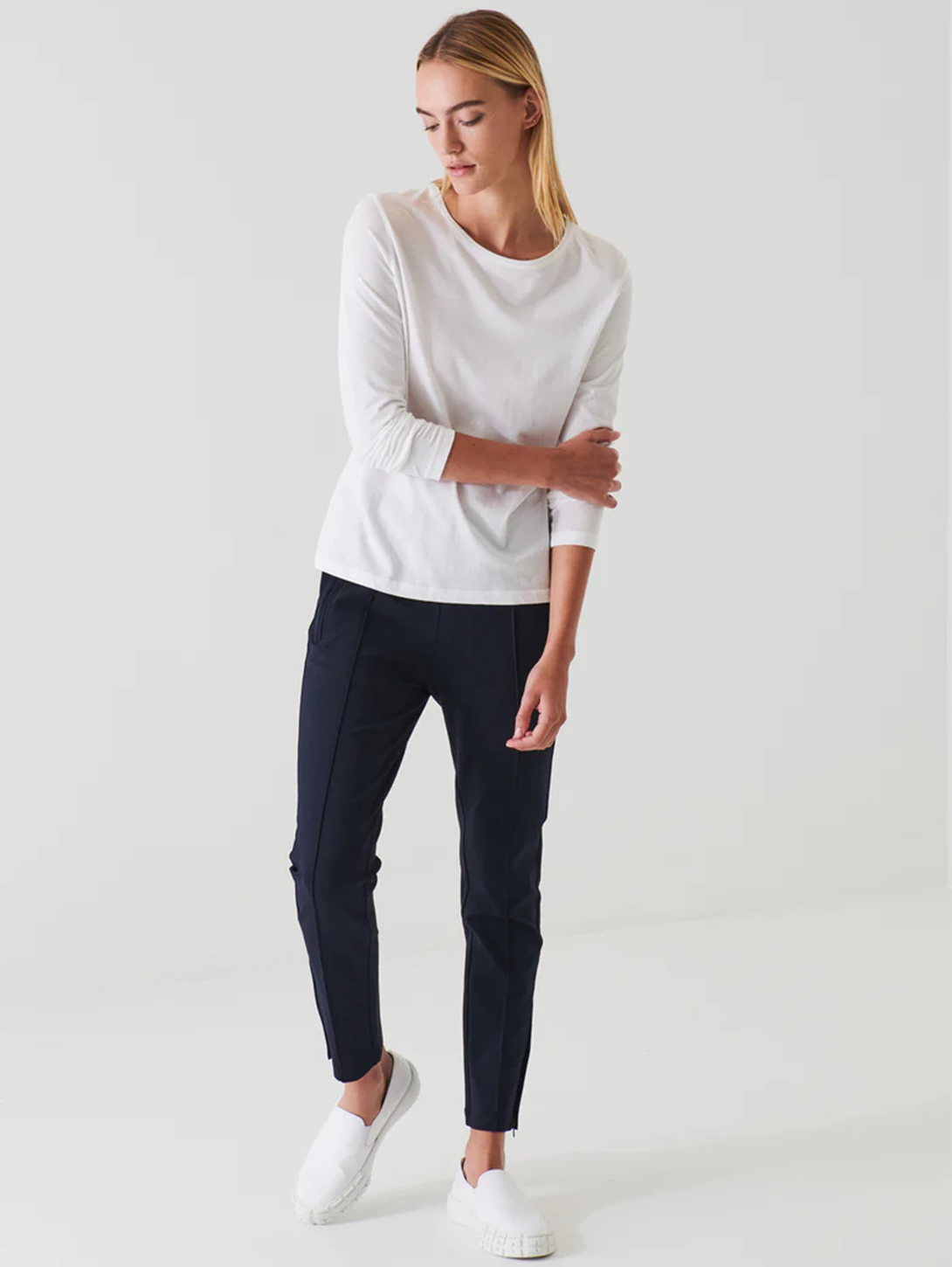 Patrick Assaraf Long Sleeve Pima Classic Fit Crew W92C02