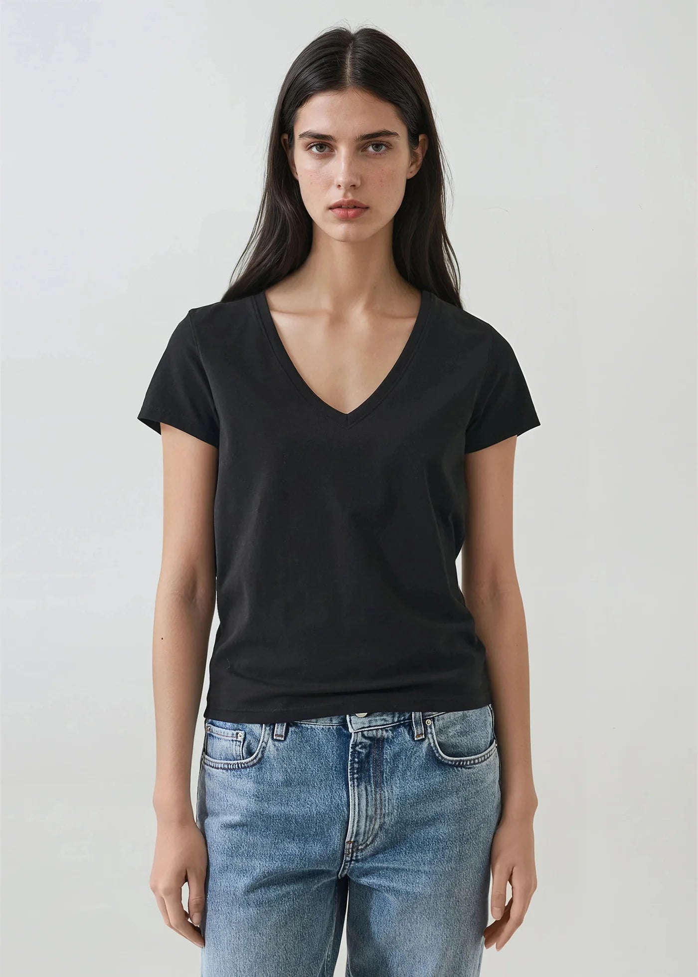 Patrick Assaraf Iconic Pima Stretch Fitted V Neck W95V02