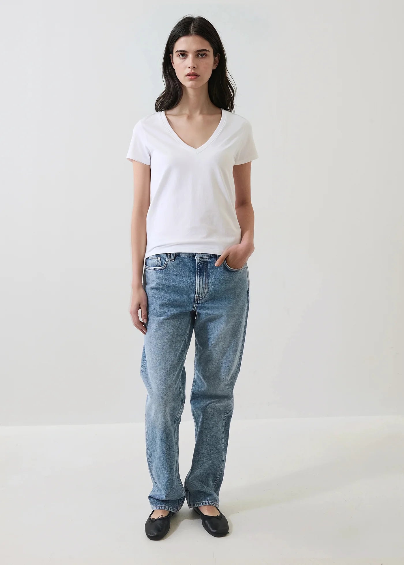 Patrick Assaraf Iconic Pima Stretch Fitted V Neck W95V02