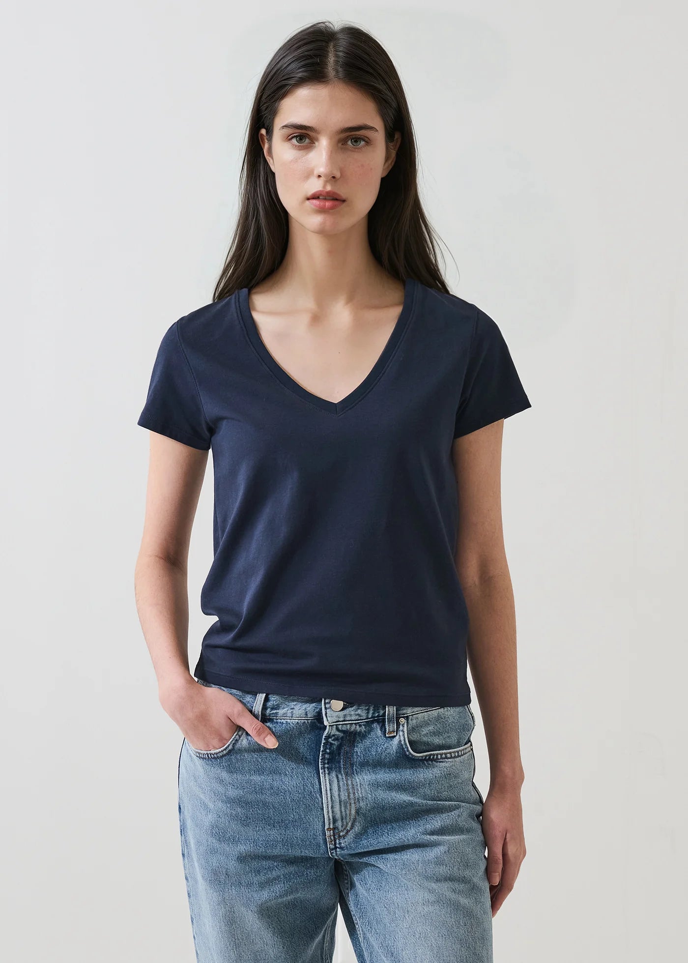 Patrick Assaraf Iconic Pima Stretch Fitted V Neck W95V02