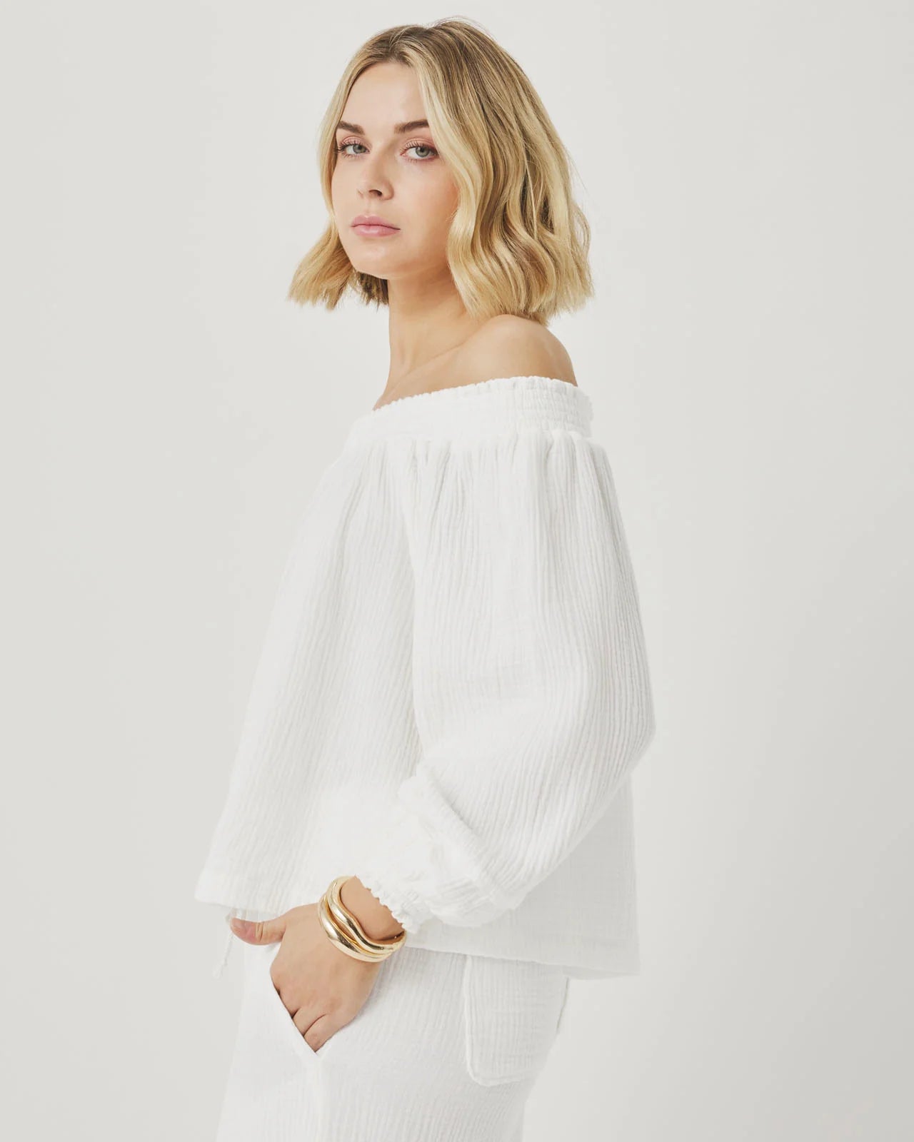 Splendid Ava Gauze Off-Shoulder Top RS6W580