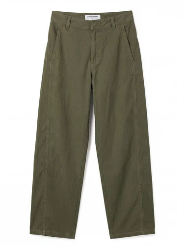 Perfect White Tee Akira Sateen Slub Baby Barrel Pant