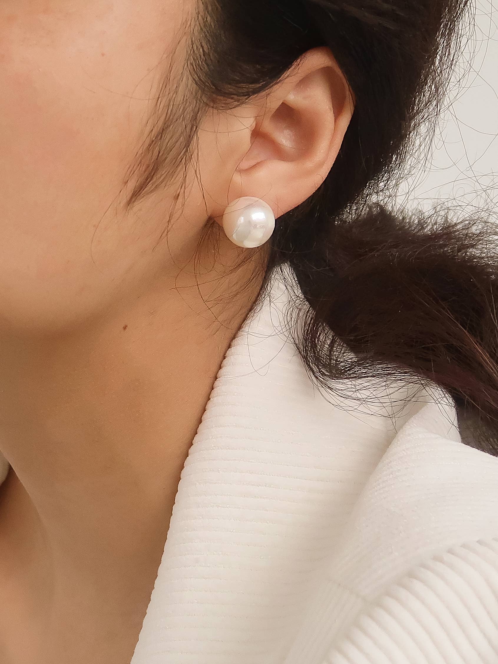 Flânerie Amrae 18K Gold Classic Pearl Stud Earrings