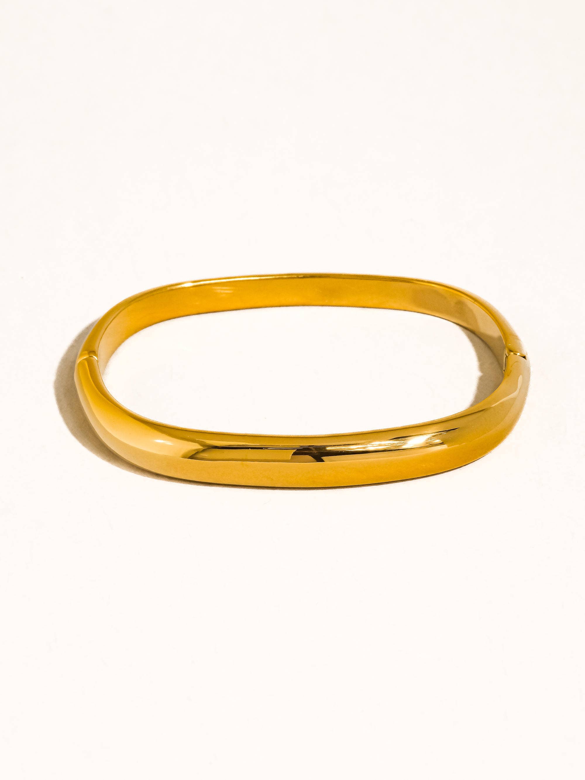 Flânerie Renzi 18K Gold Non-Tarnish Classic Bangle