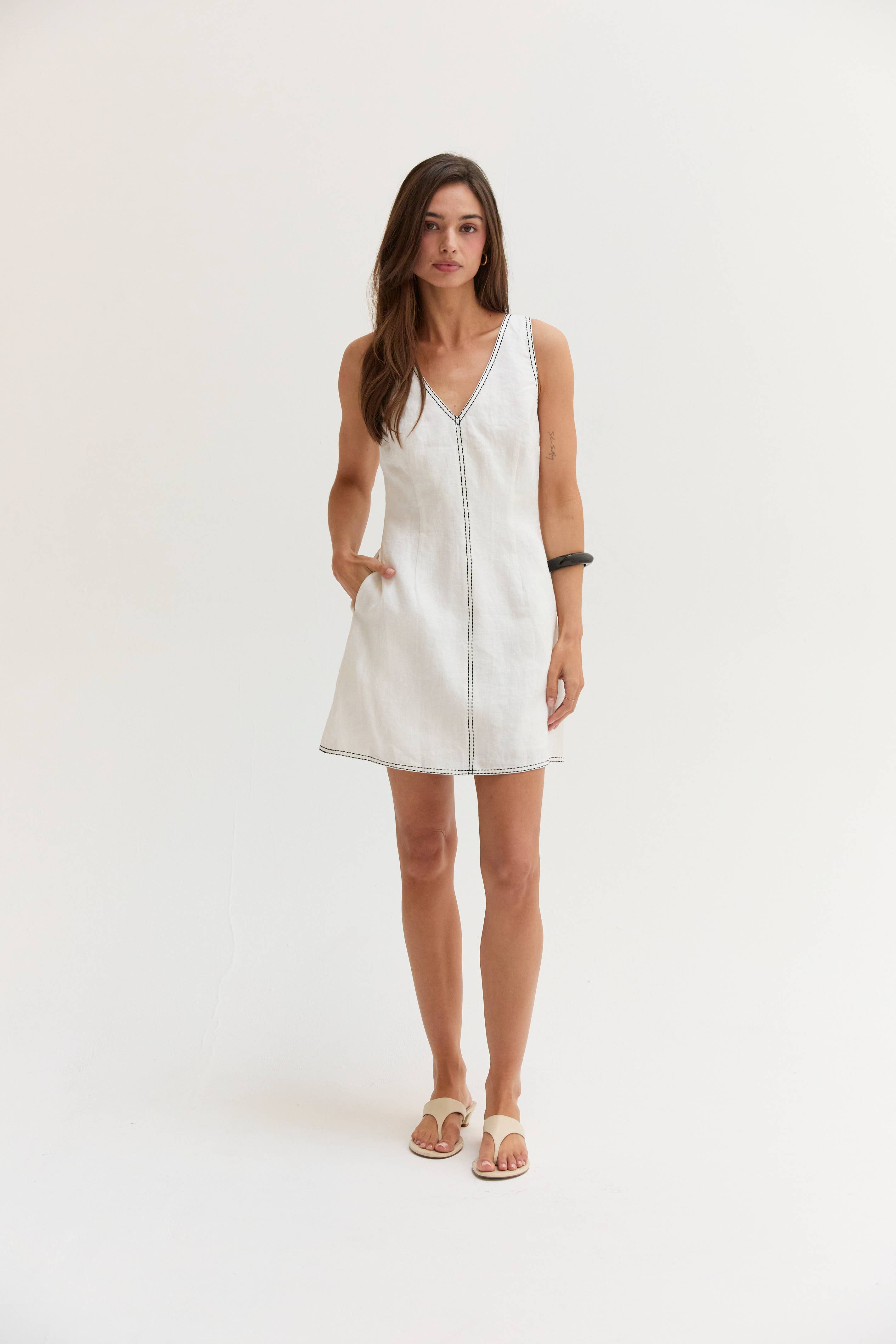 Crescent Amara Contrast Stitch V-Neck Linen Mini Dress CD9717