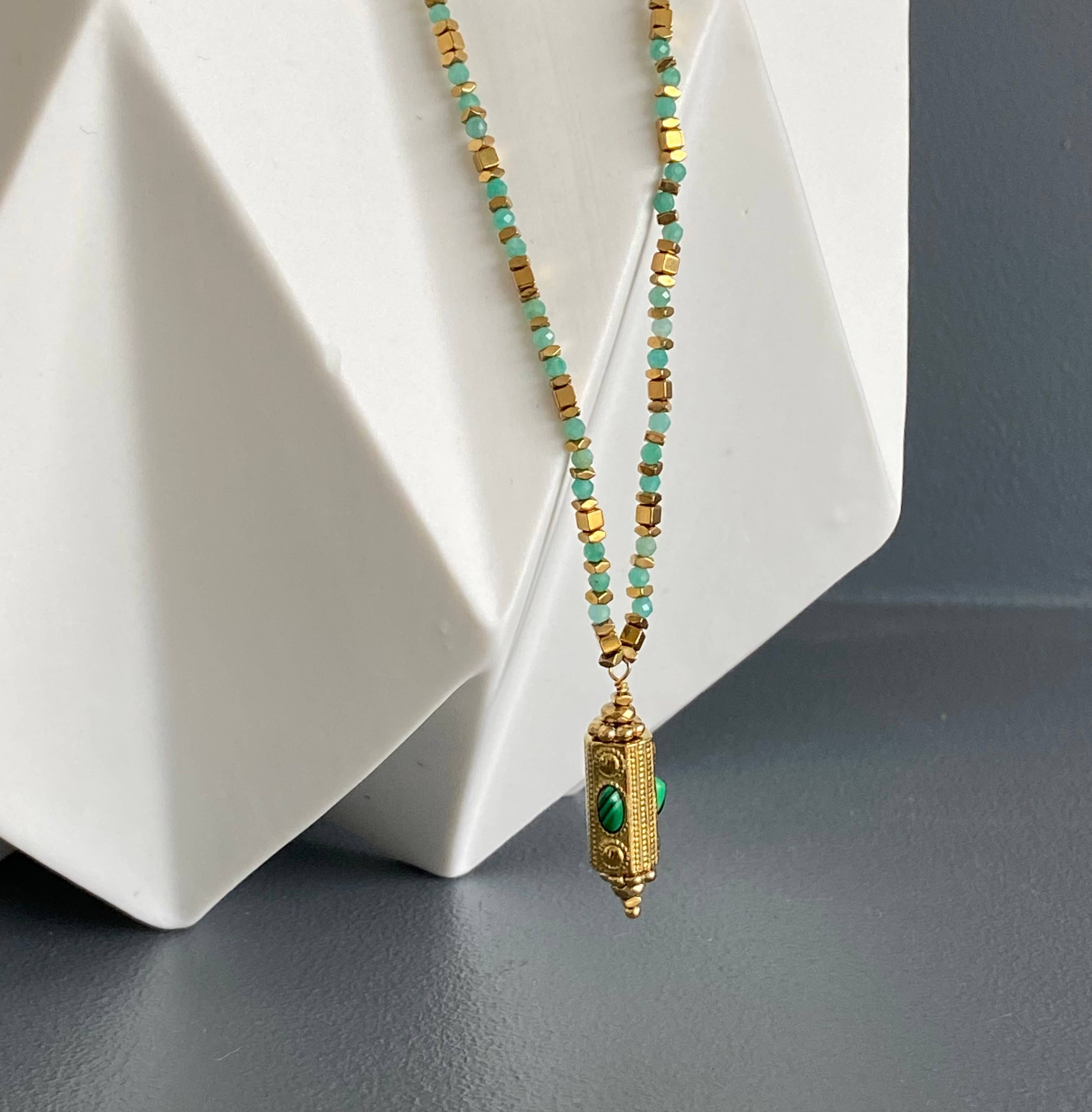 Little Hen Khiva Necklace with Amazonite and Malachite Stones N37MAC