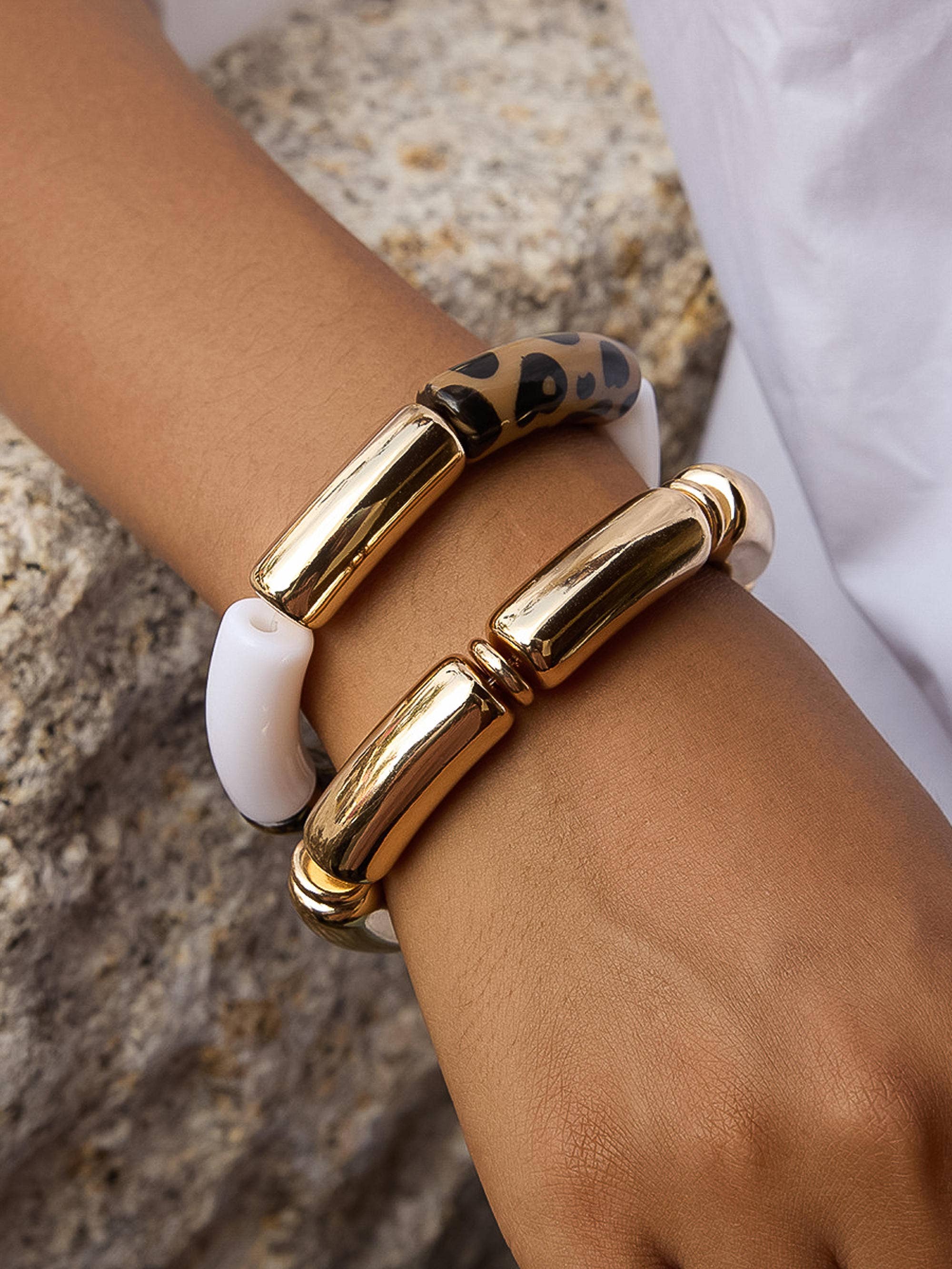 Flânerie Aira 18K Gold Non-Tarnish Chunky Leopard Resin Bangle Set