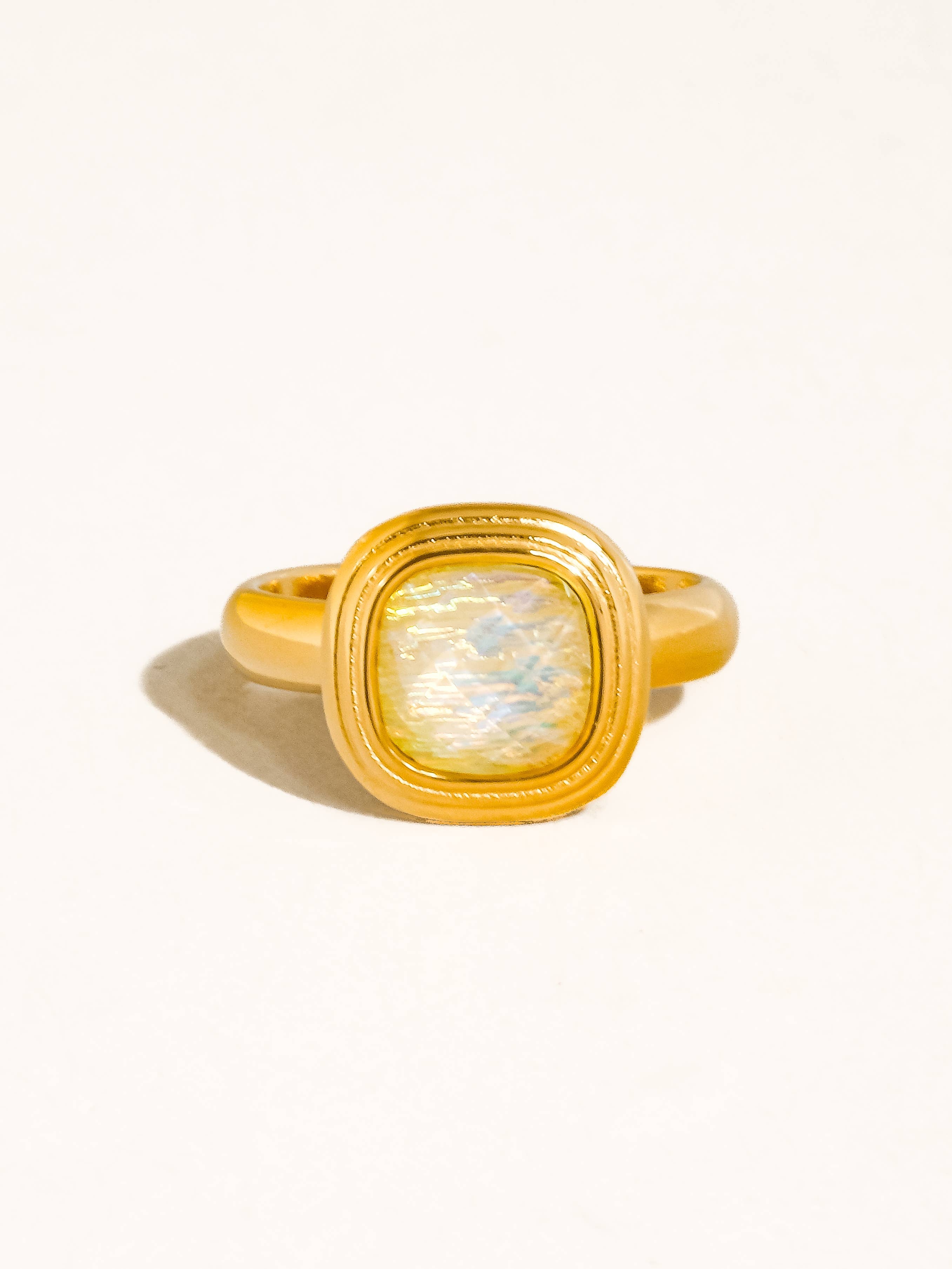 Flânerie Eliza 18K Gold Vintage Square Ring