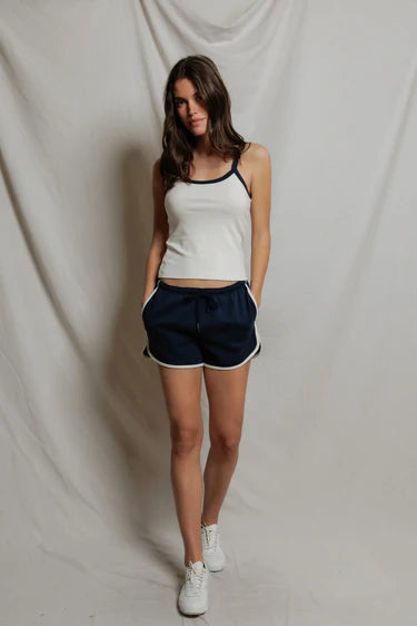 Perfect White Tee Leo Pureform Sporty Short