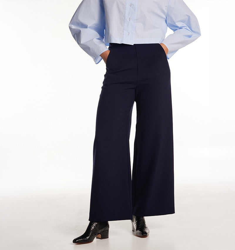 Chie Mihara PAMIA in navy