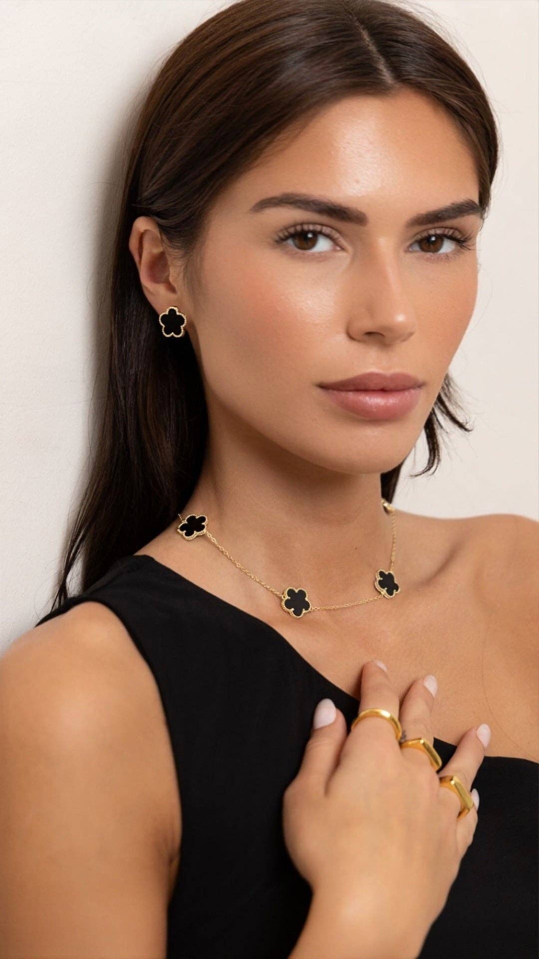 Sahira Adeline Clover Earring in Onyx / 15mm