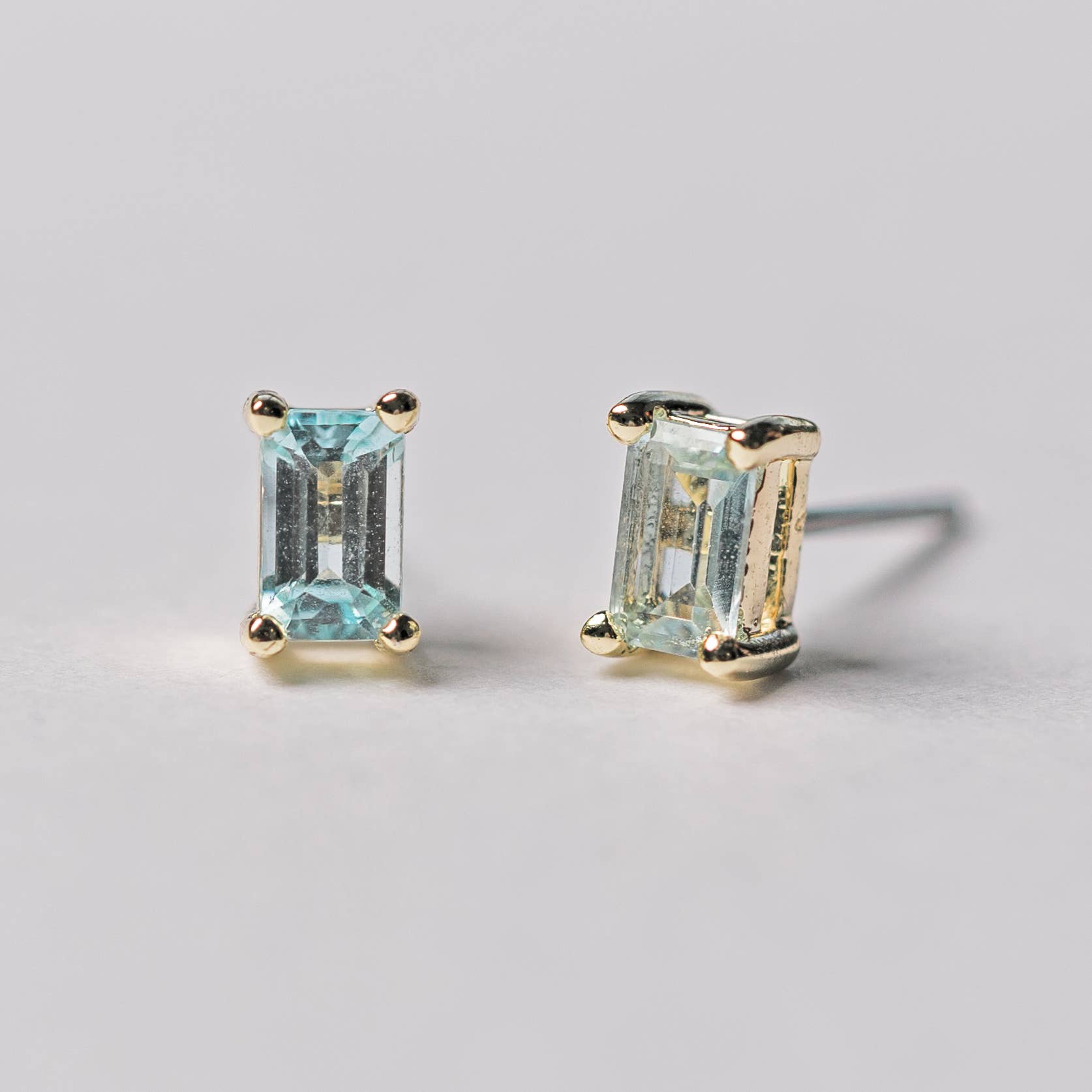 Heilo Jewelry Florence Blue Topaz Studs