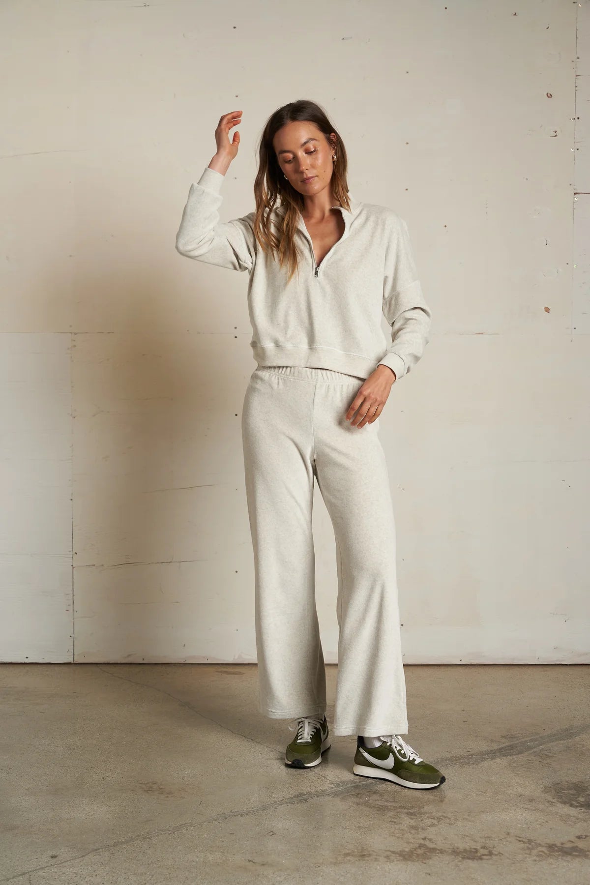 Perfect White Tee Kiva Velour 1/4 Zip Sweatshirt