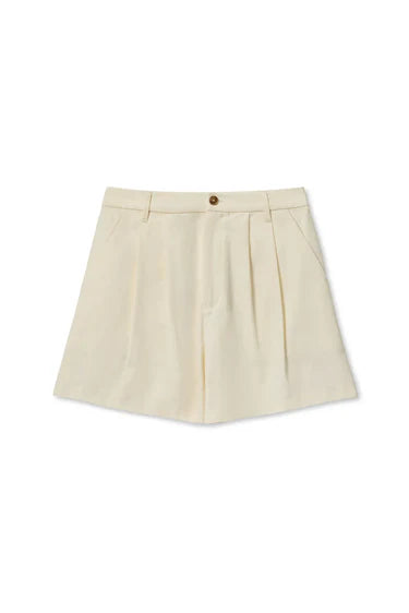 Perfect White Tee Mei Double Pleated Short