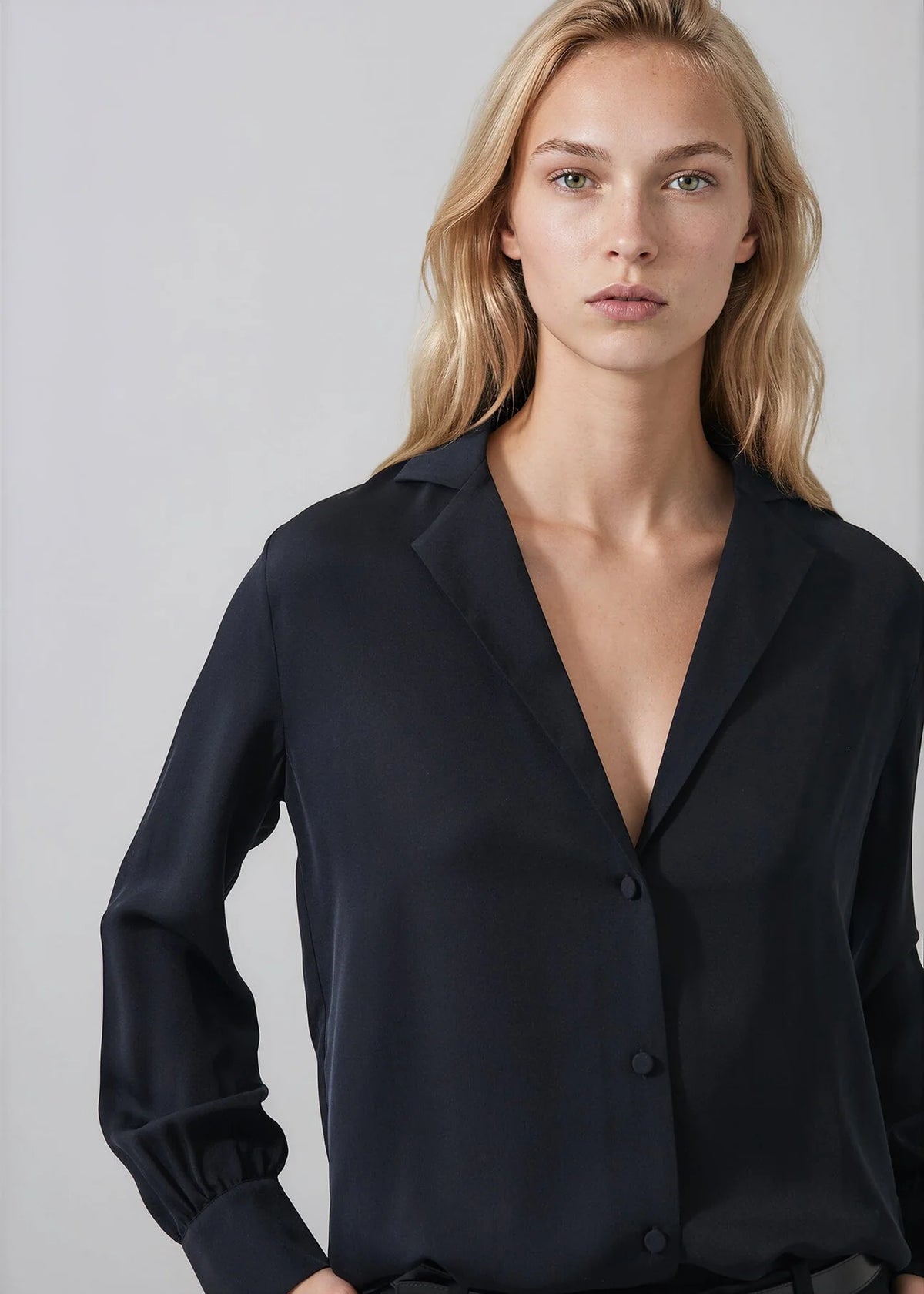Patrick Assaraf Long Sleeve Silk Lapel Blouse W47D11