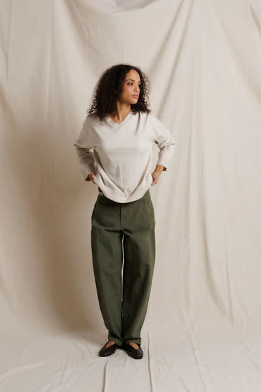 Perfect White Tee Akira Sateen Slub Baby Barrel Pant