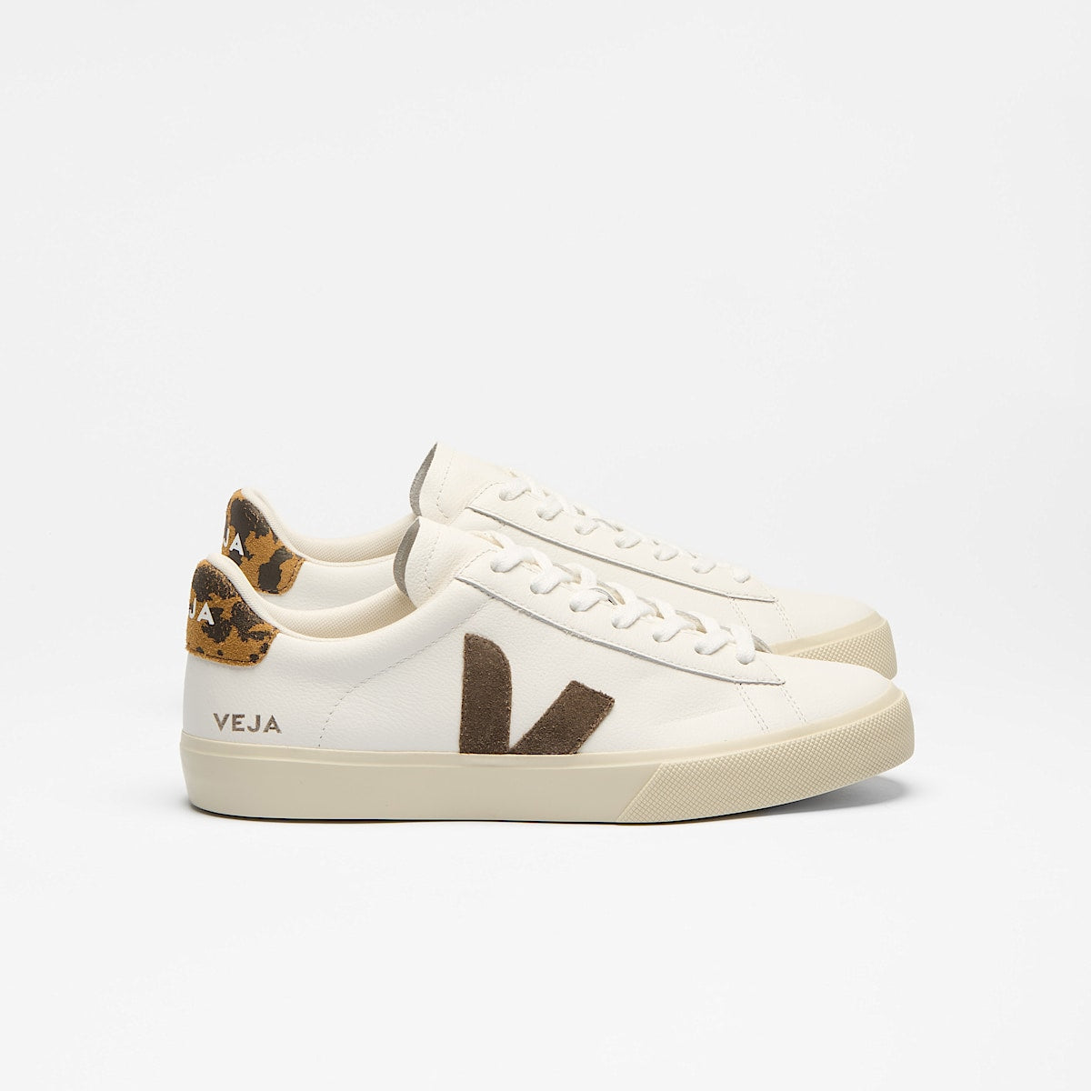 Veja Campo Leather White Camel Wild Country lateral view