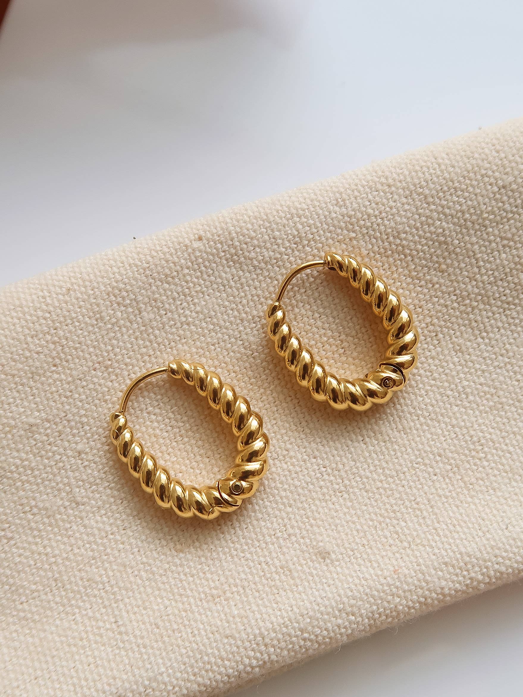 Flânerie Cere 18K Gold Twisted Hoop Earrings
