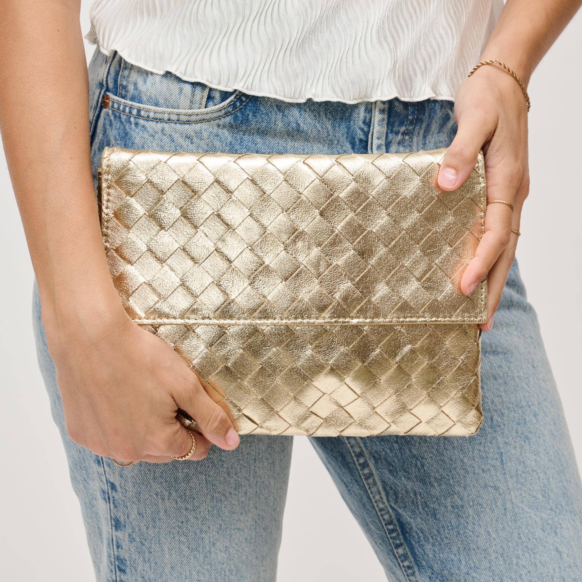 Urban Expressions Ivy Woven Clutch