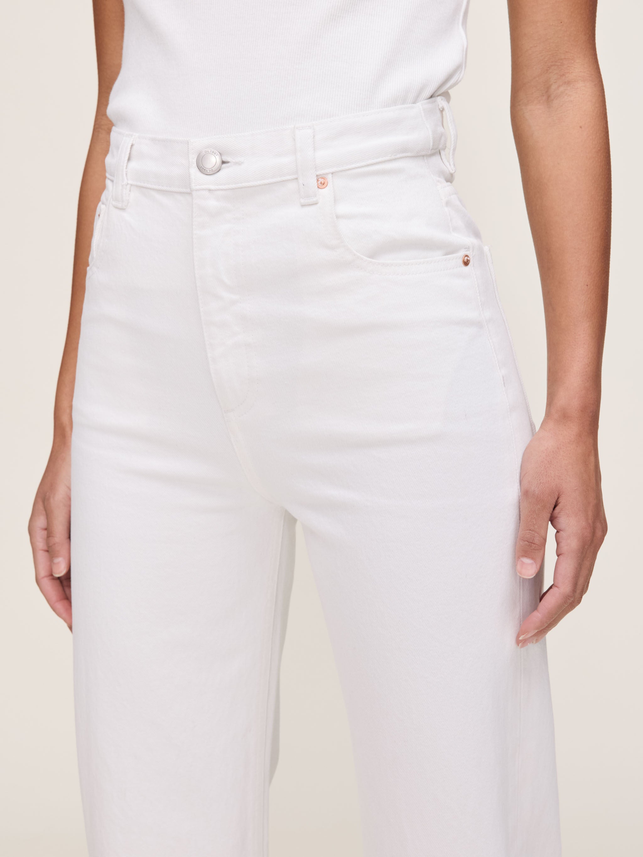 DL1961 Karmine Refined Wide Leg High Rise 28" Jeans