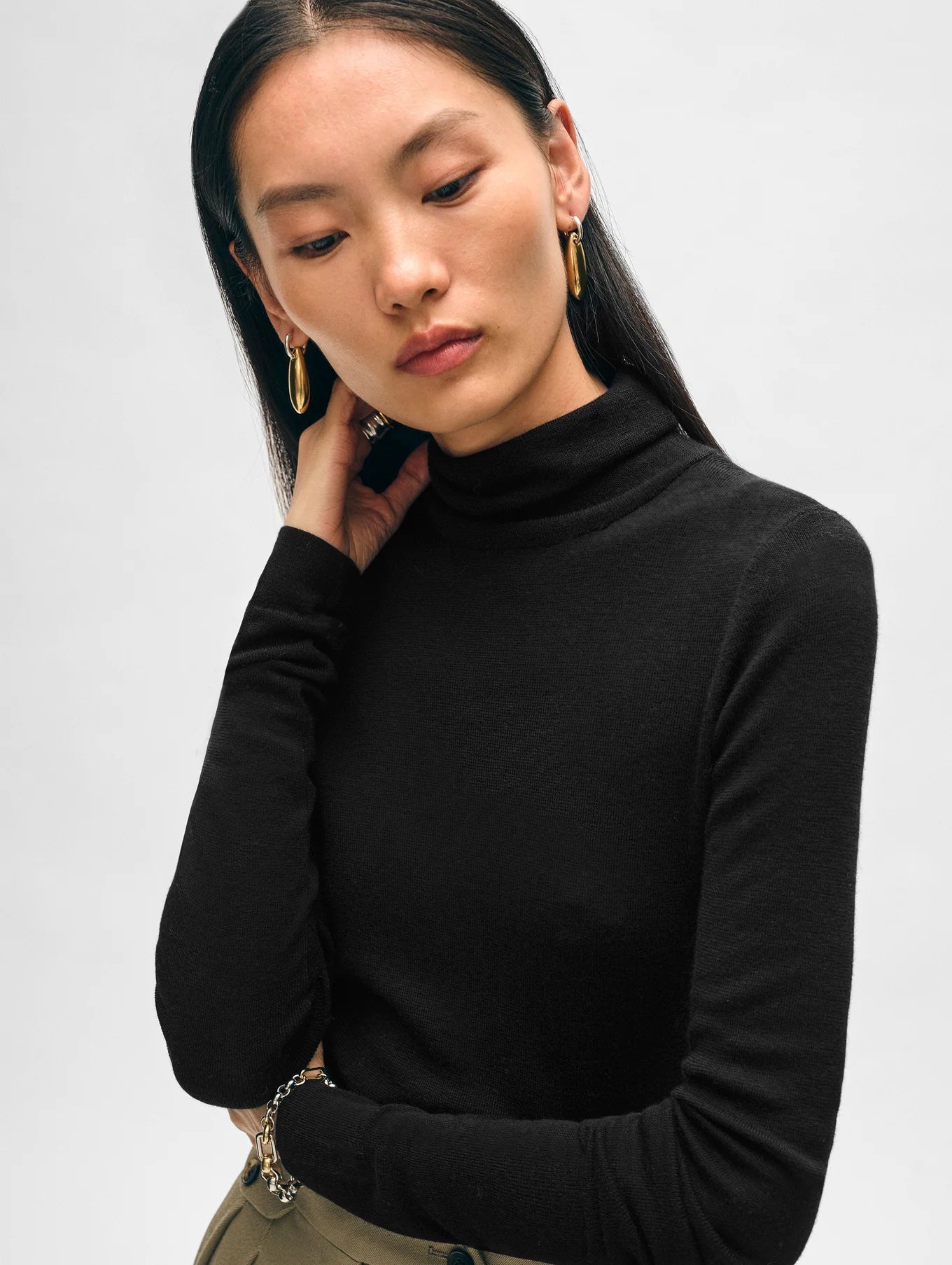 White + Warren Superfine Merino Fitted Turtleneck 21027