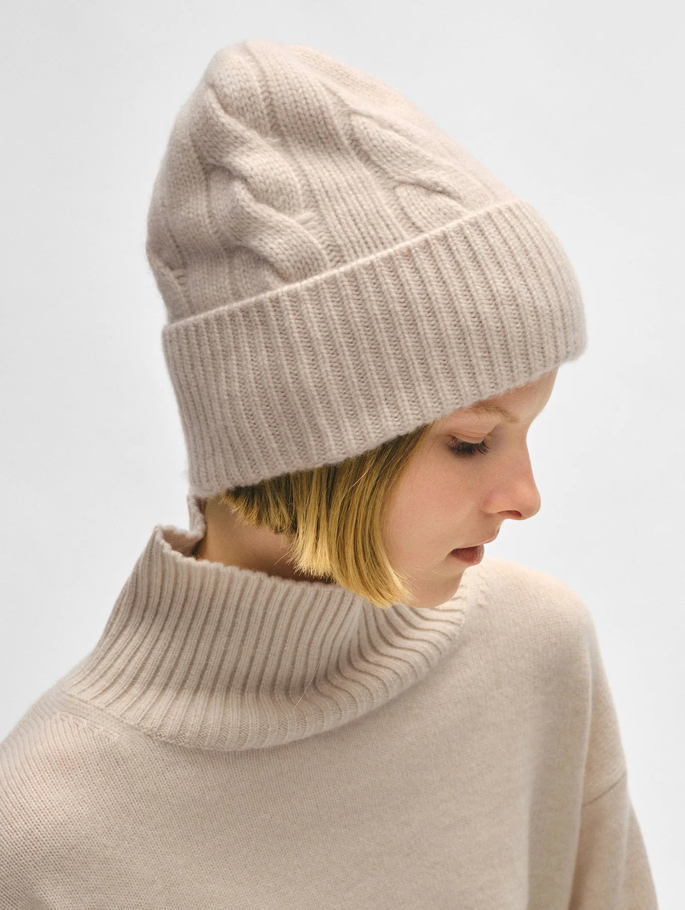 White + Warren Cashmere Cable Beanie 21045