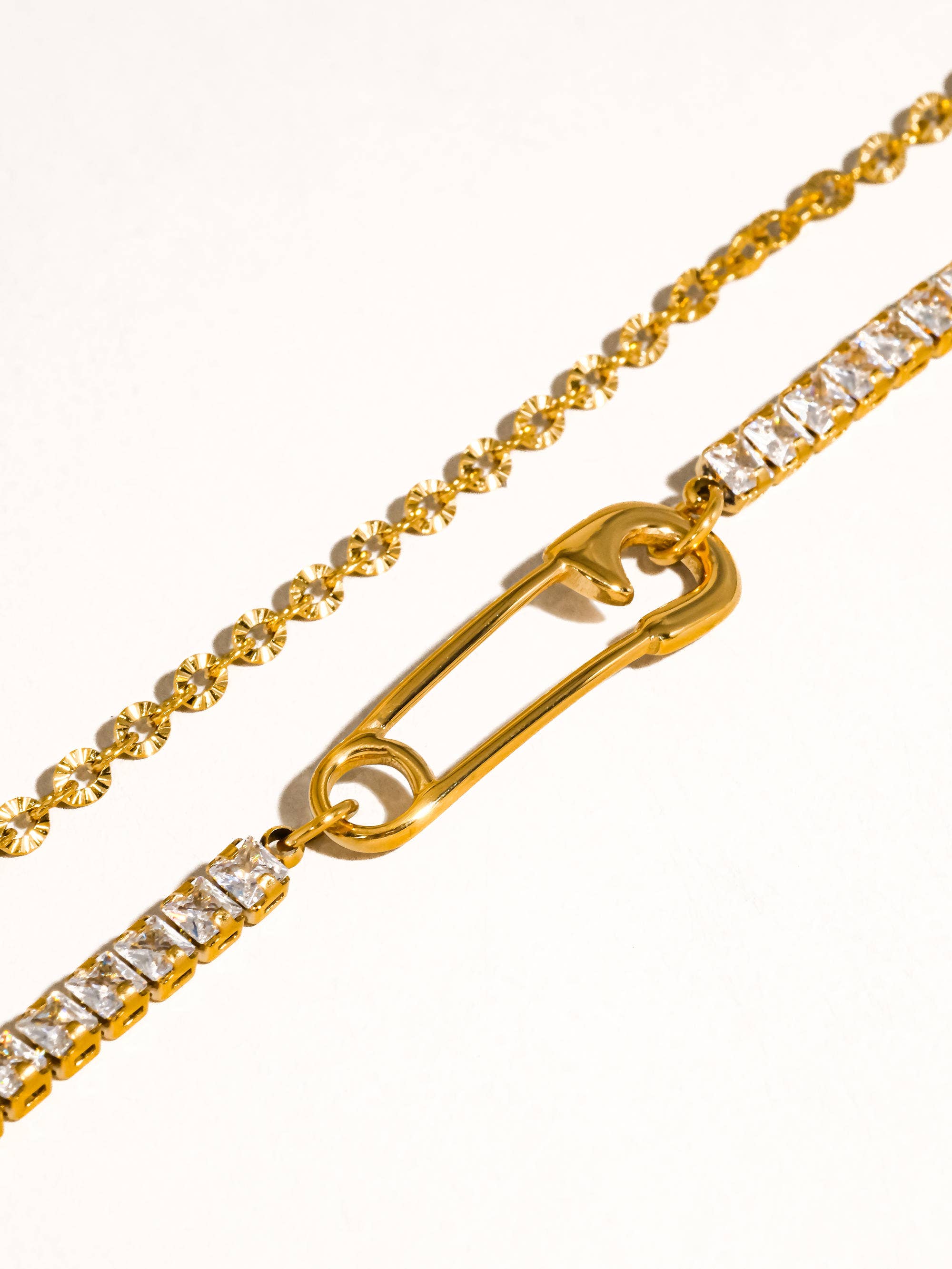 Flanerie Acier 18K Gold Non-Tarnish Glam Rhinestone Clip Bracelet