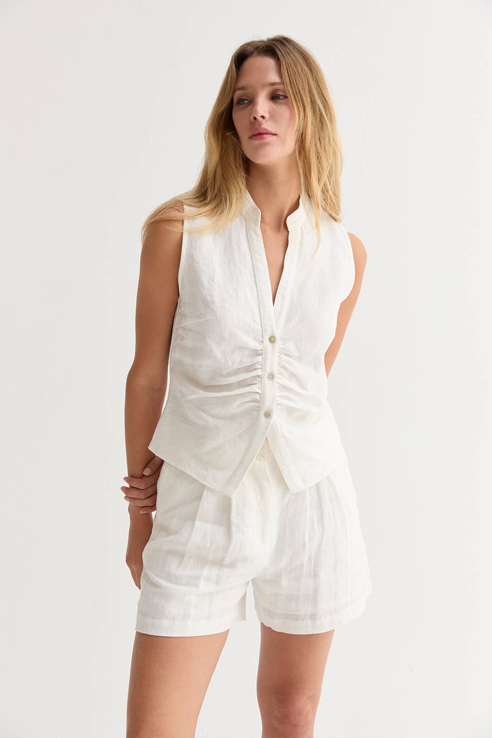 Crescent Jaylin Sleeveless Mandarin Collar Blouse CT9446