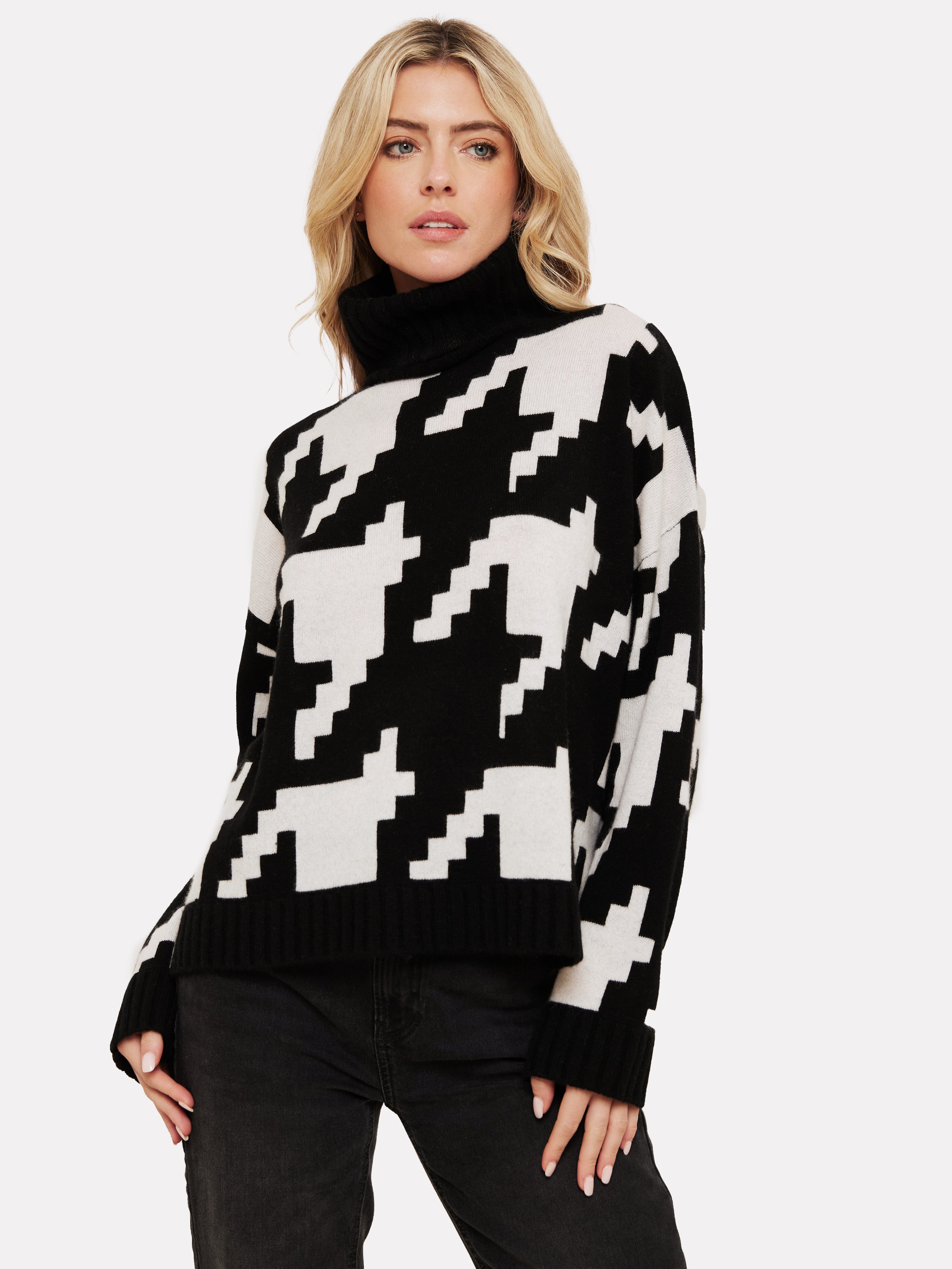 Brodie Hayley Houndstooth Roll Neck AW24_B-124