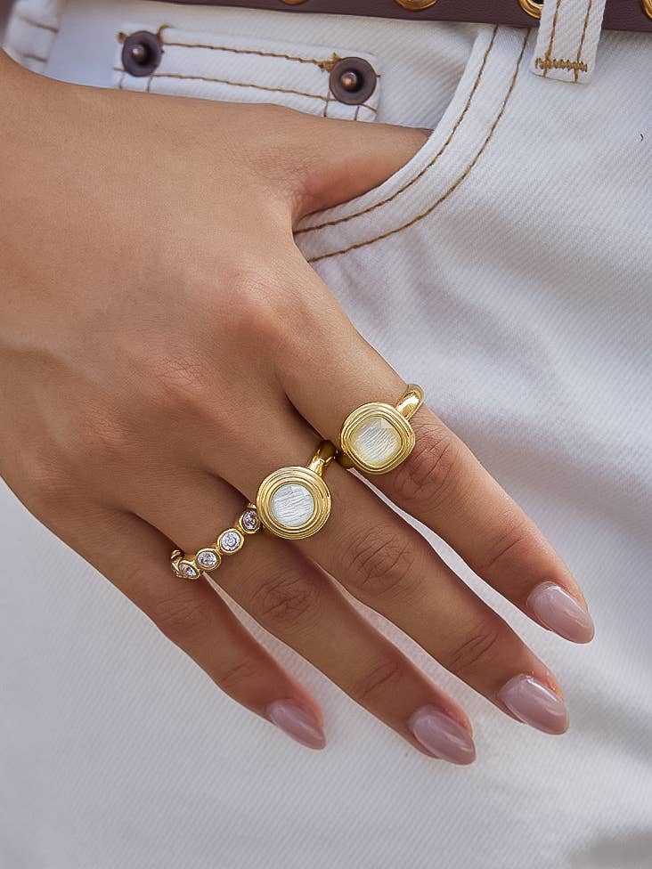 Flânerie Eliza 18K Gold Vintage Square Ring