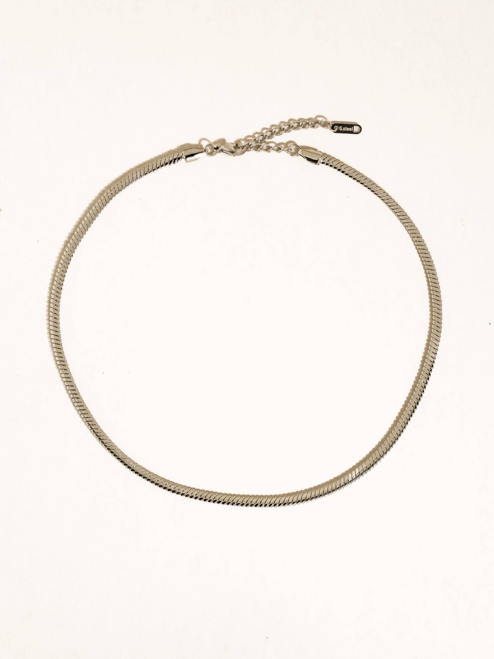 Flânerie Papillon 18K Gold Classic Snake Chain Necklace