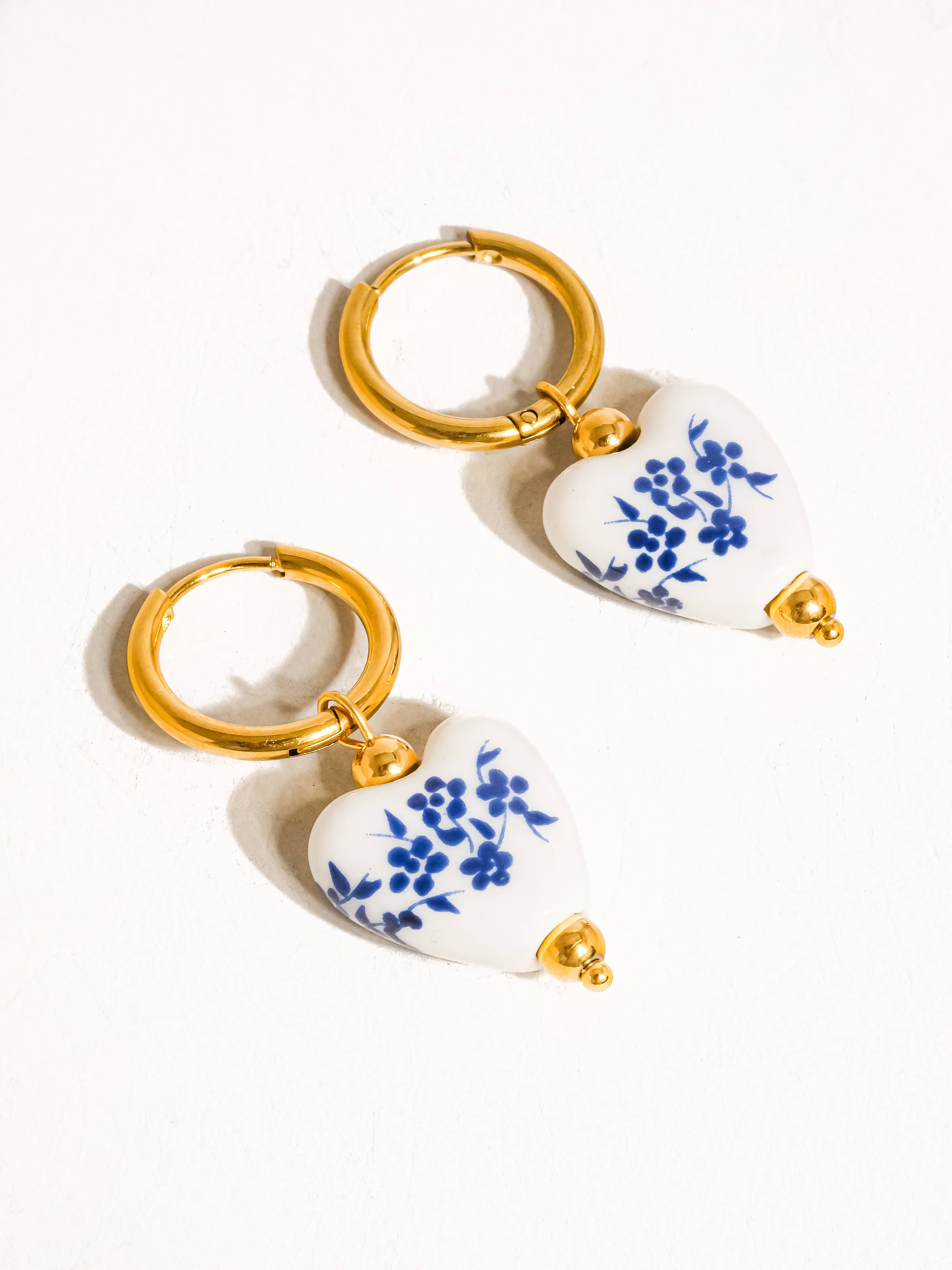 Flanerie Yun 18K Gold Non-Tarnish Ceramic Floral Heart Earring