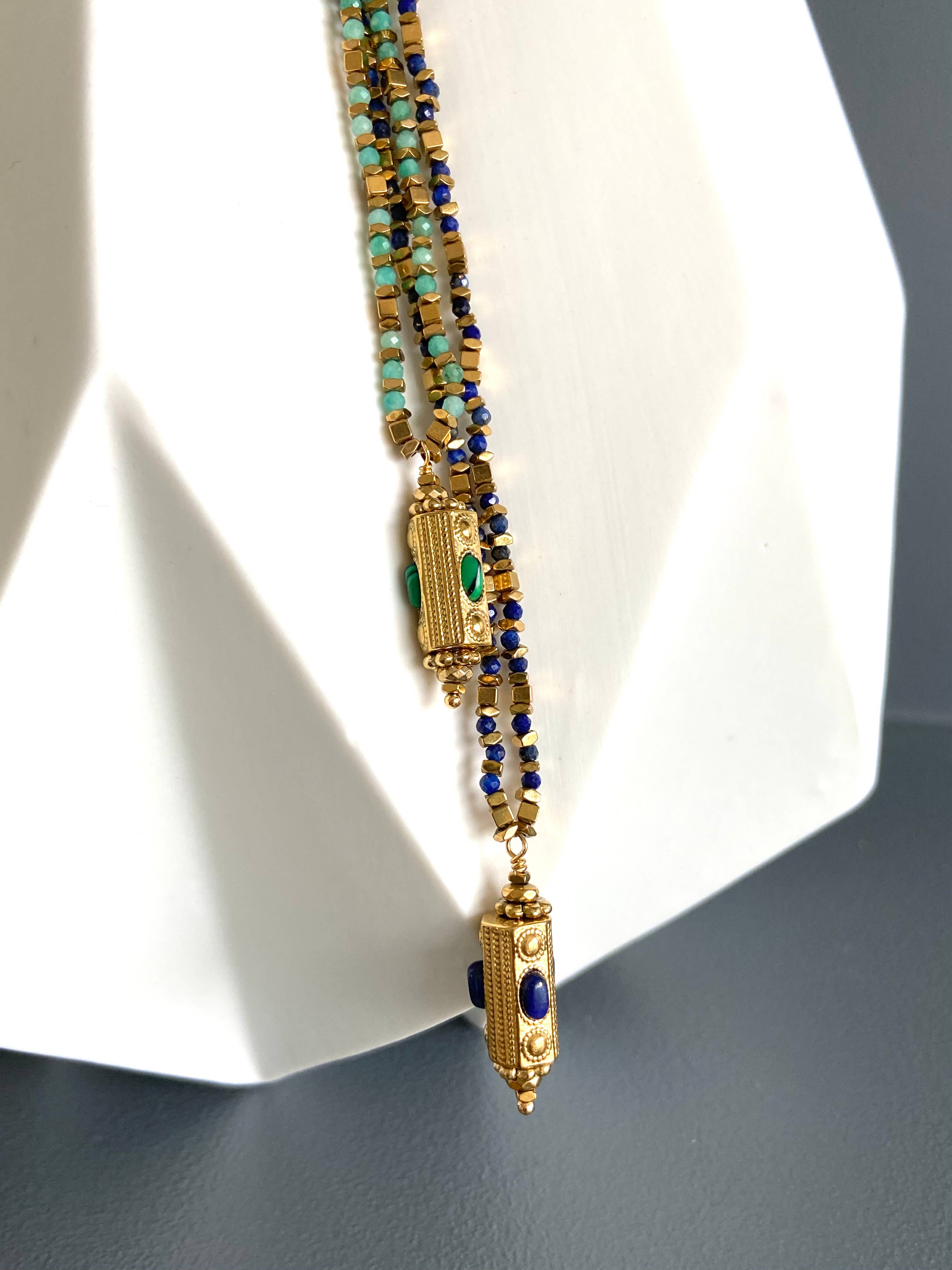 Little Hen Khiva Necklace with Lapis Lazuli Stones N38MAC