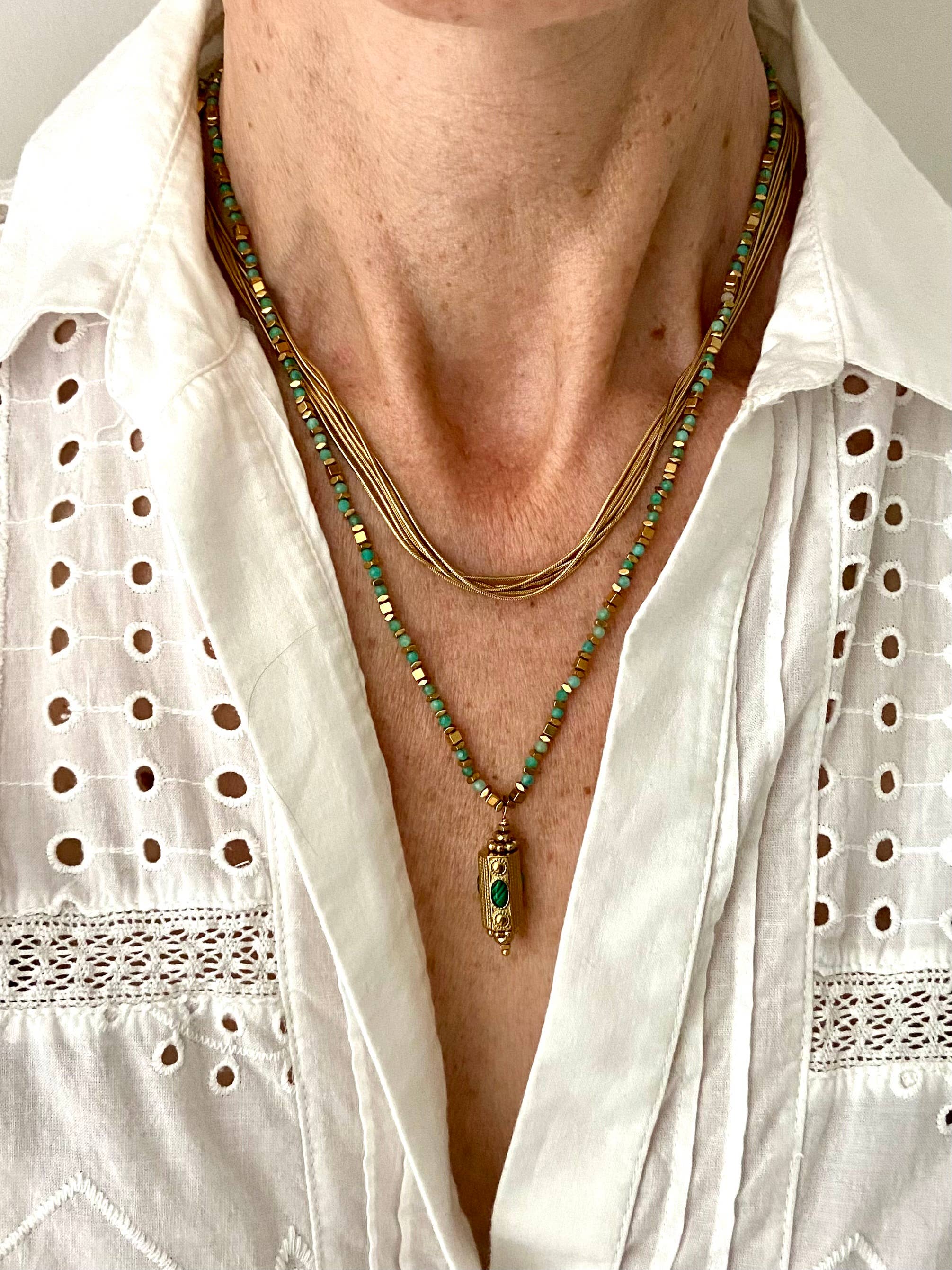 Little Hen Khiva Necklace with Amazonite and Malachite Stones N37MAC