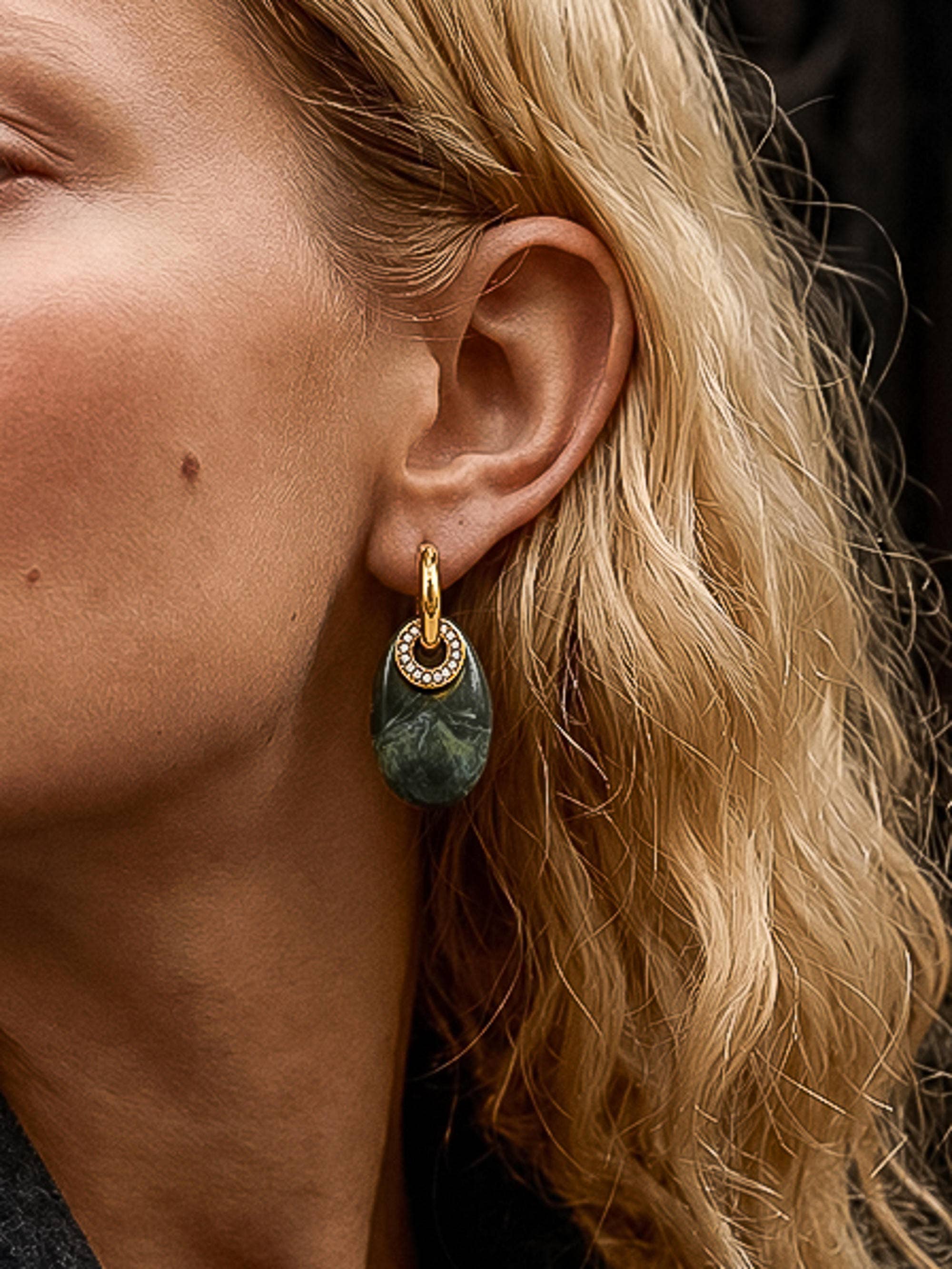 Flânerie Canari 18K Gold Non-Tarnish Resin Hoop Earrings