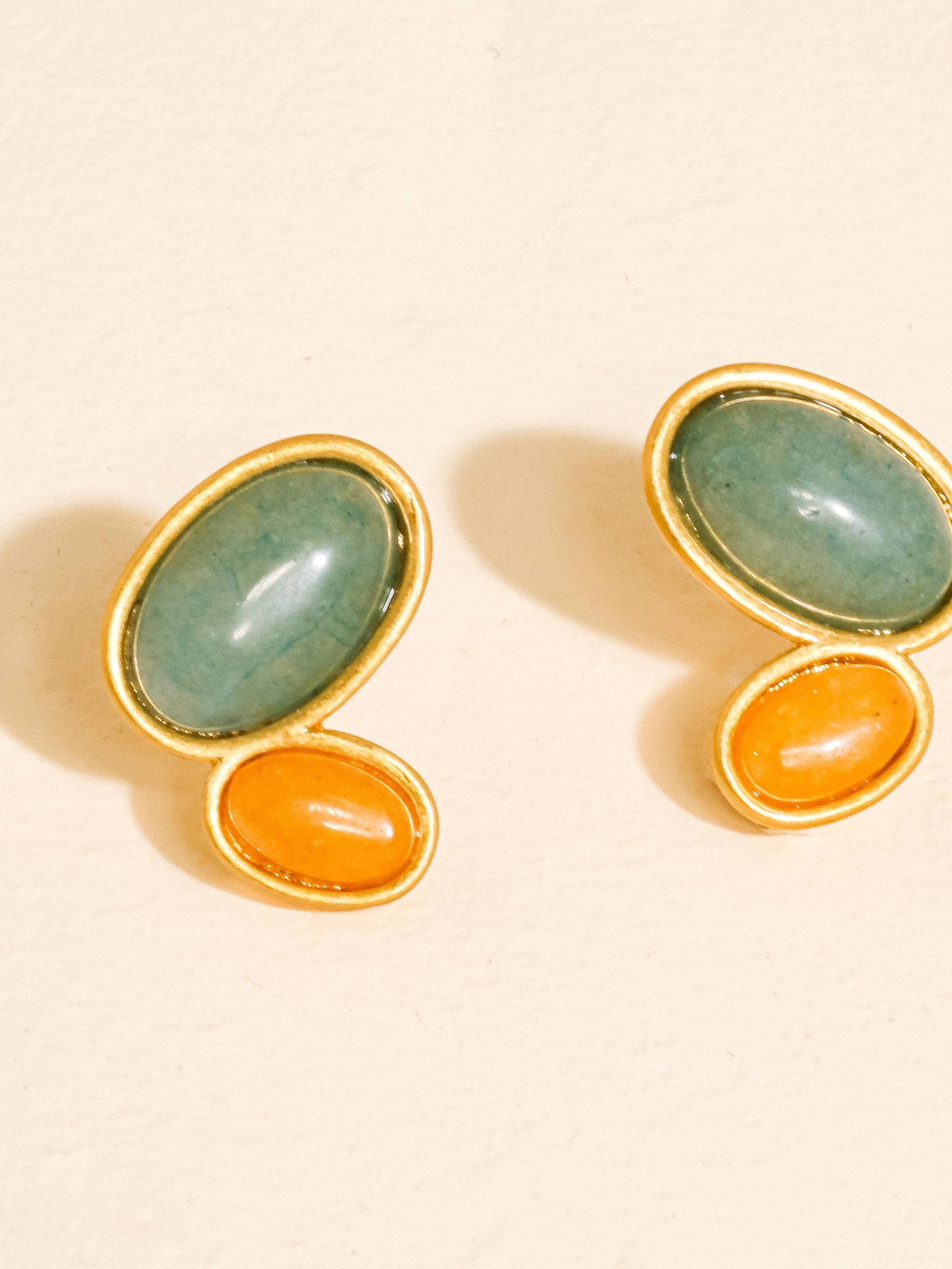 Flânerie Ámbar 18K Gold Vintage Natural Stone Earrings