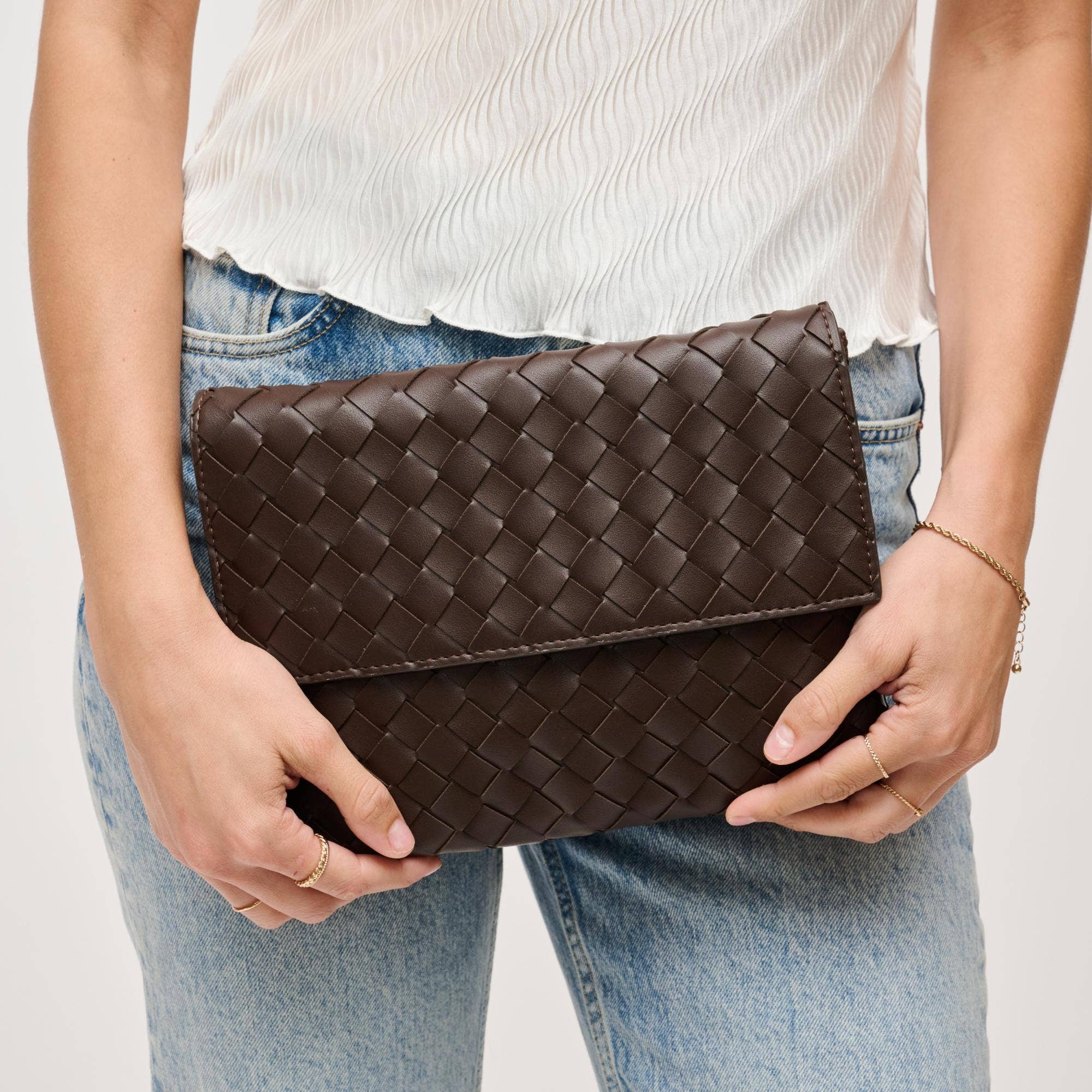 Urban Expressions Ivy Woven Clutch