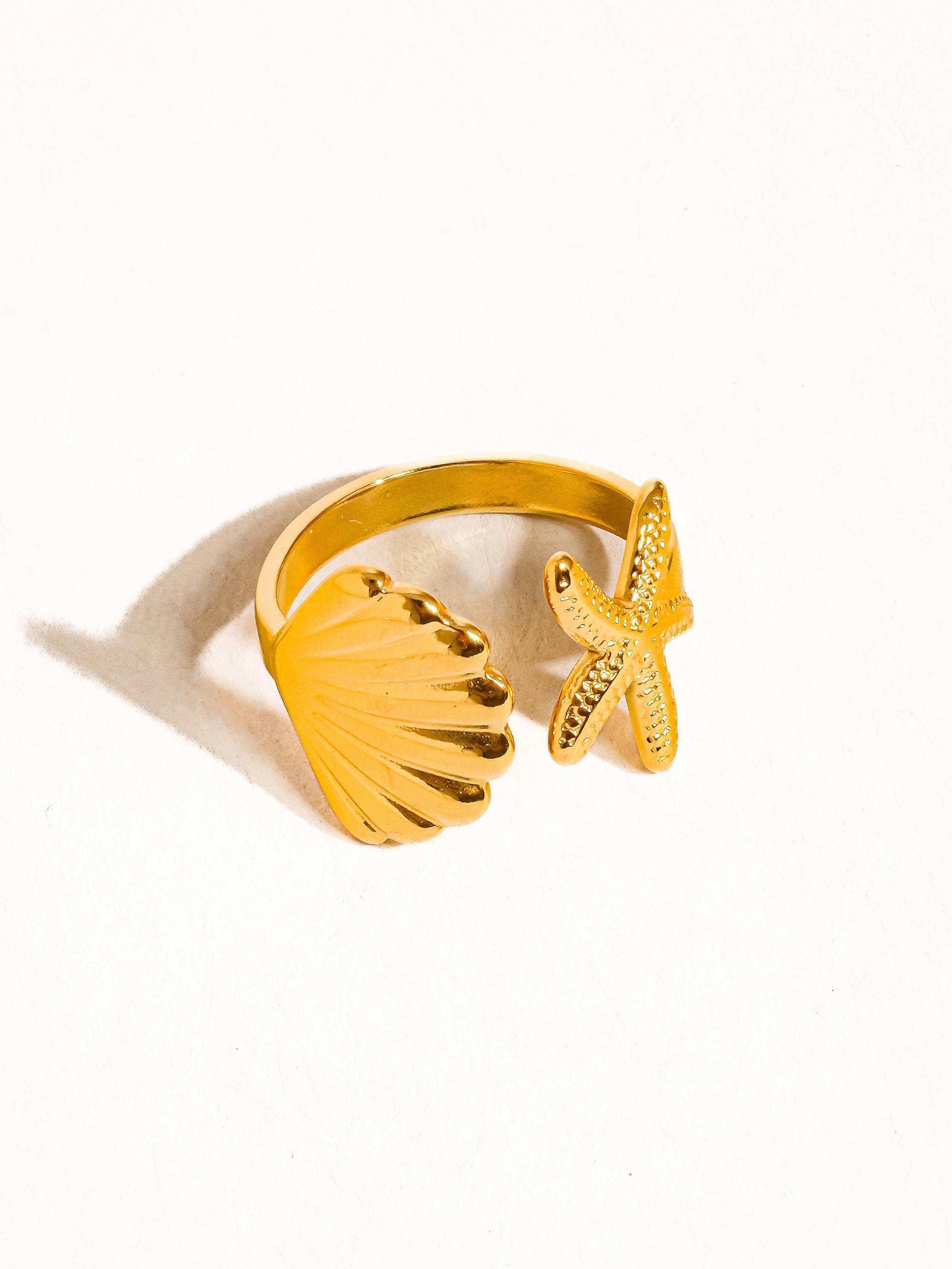 Flanerie Étoilé 18K Gold Non-Tarnish Star and Shell Ring