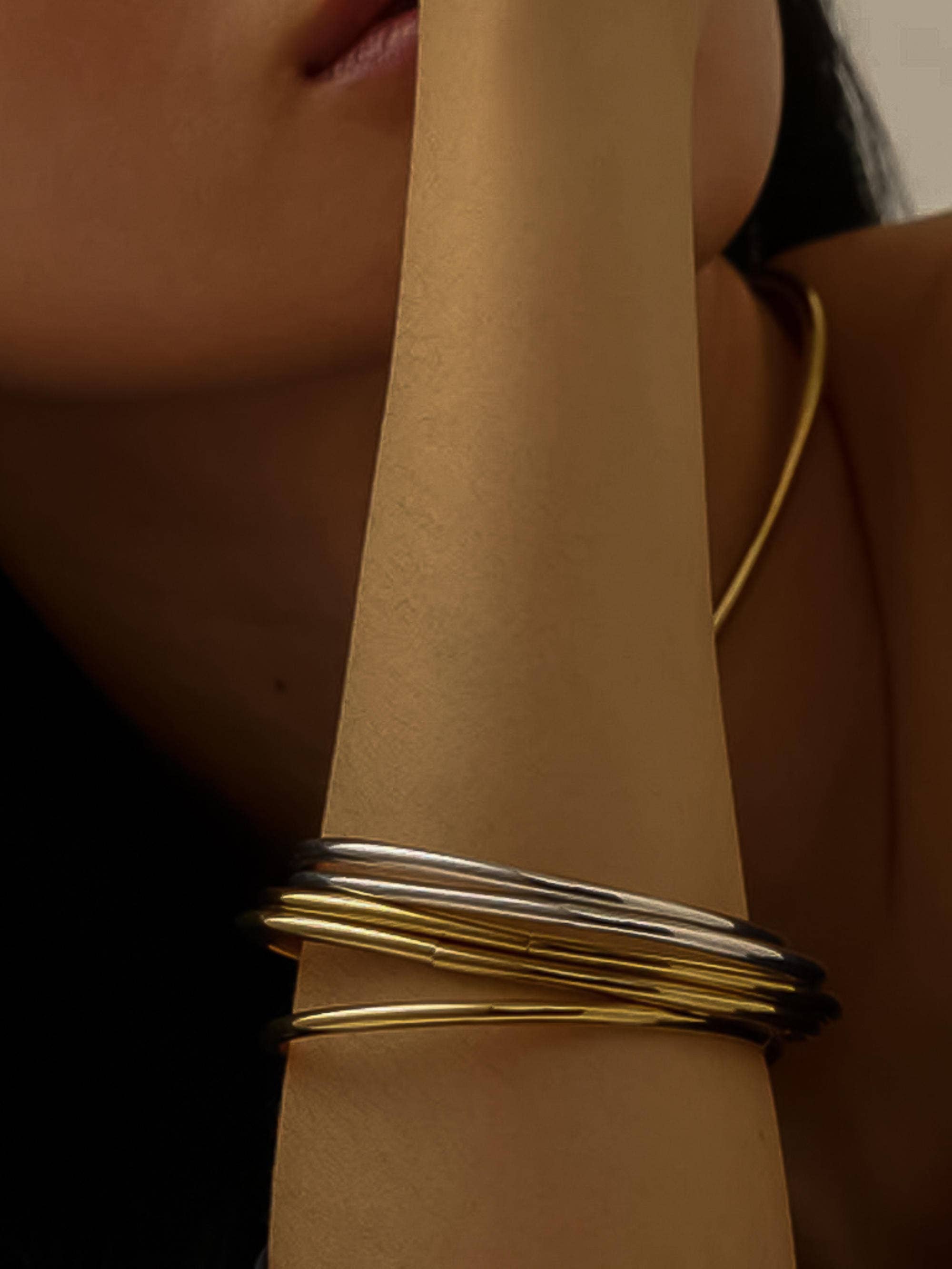 Flânerie Olyss 18K Gold Classic Thin Bangle Set
