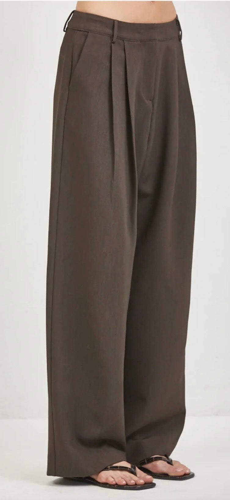 a.ren Lior Pleated Pant