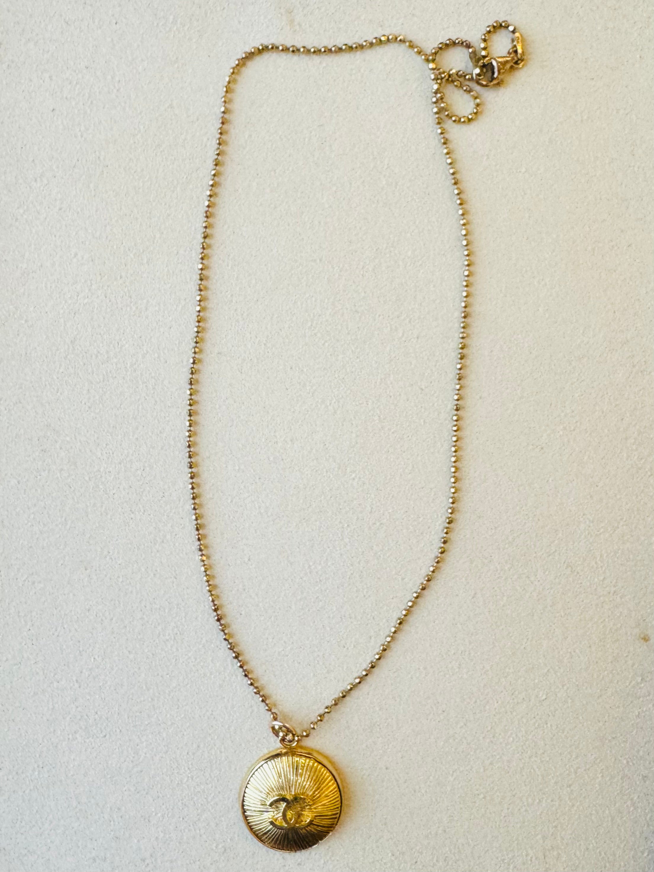 Julie Kreamer Flat Diamond Cut Chain Necklace / Gold CC Sunburst Necklace N#19