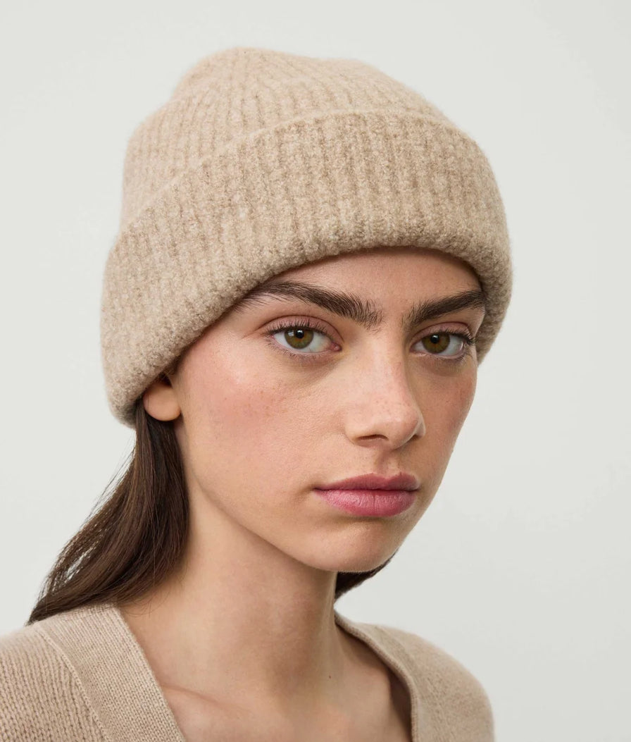 Lisa Yang Cashmere Beanie Bouclé